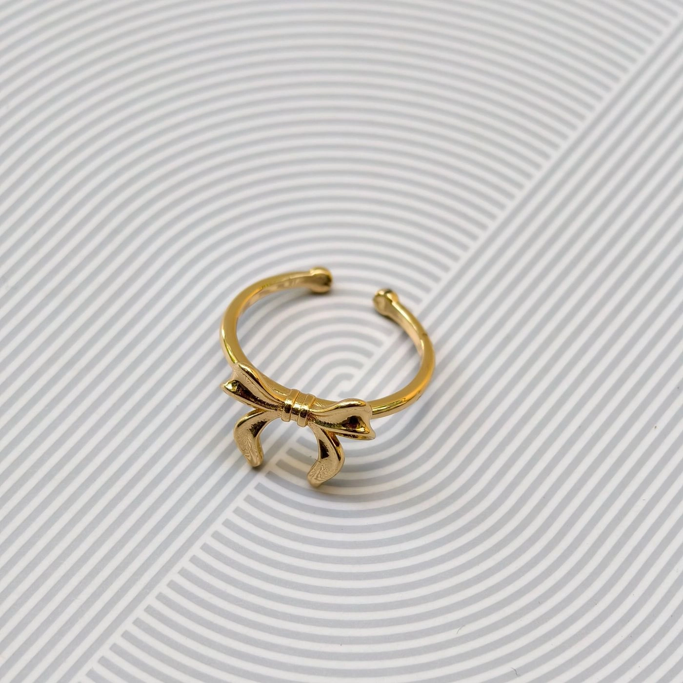 Elegant Bow Ring 3