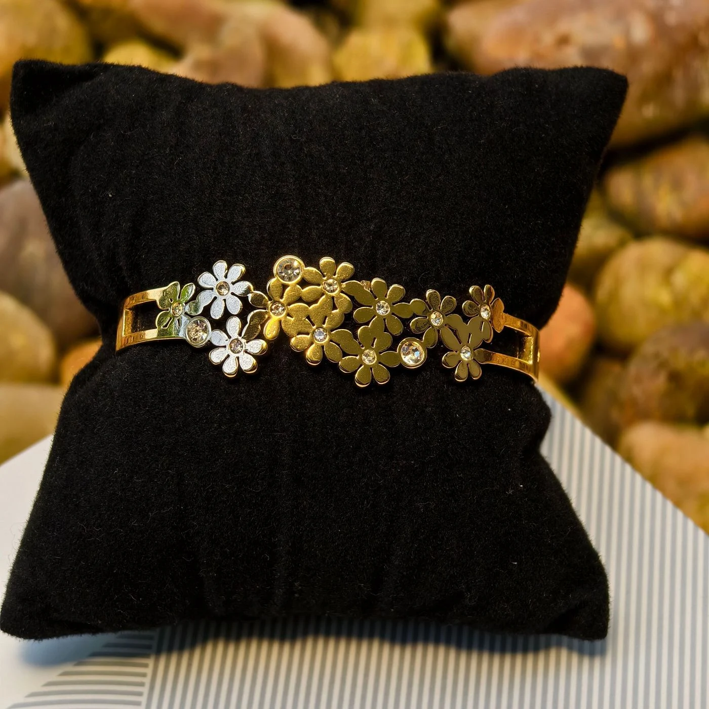 Daisies Bracelet (small) 2