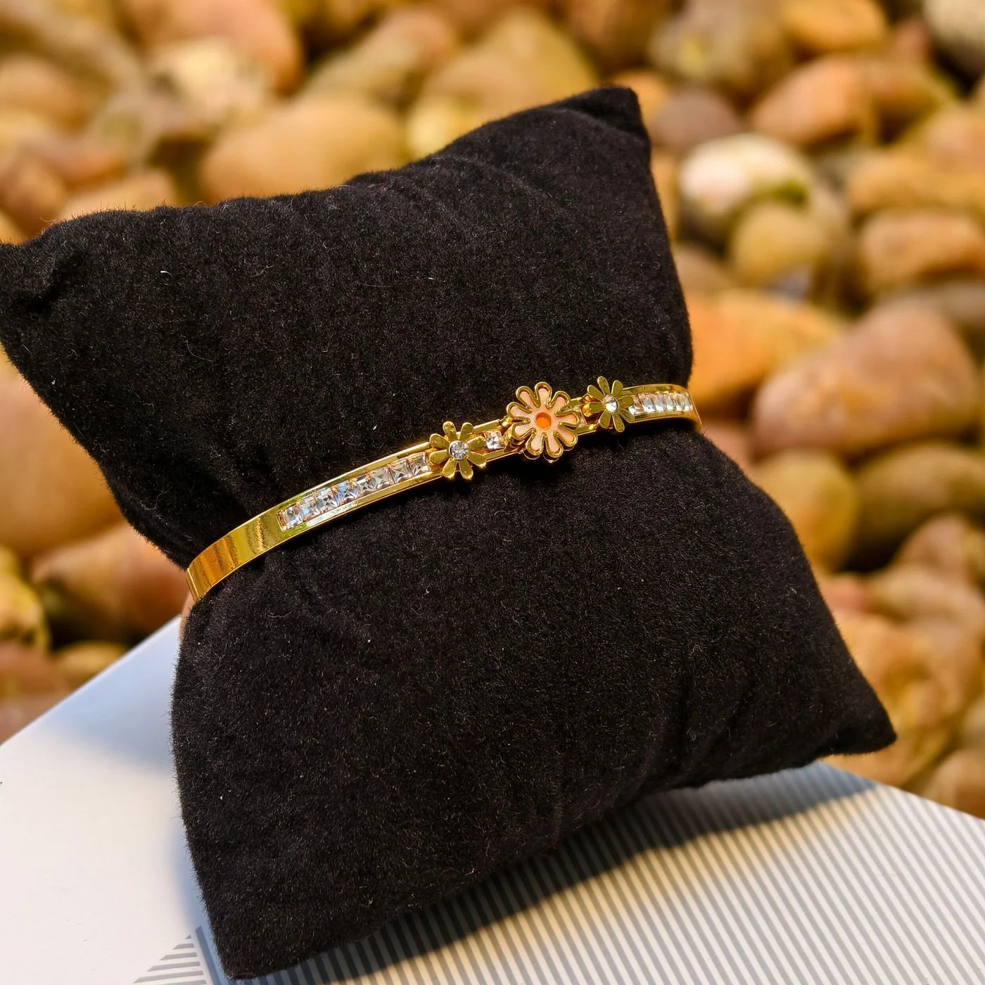 Simple Diamond Daisy Bracelet (small) 1