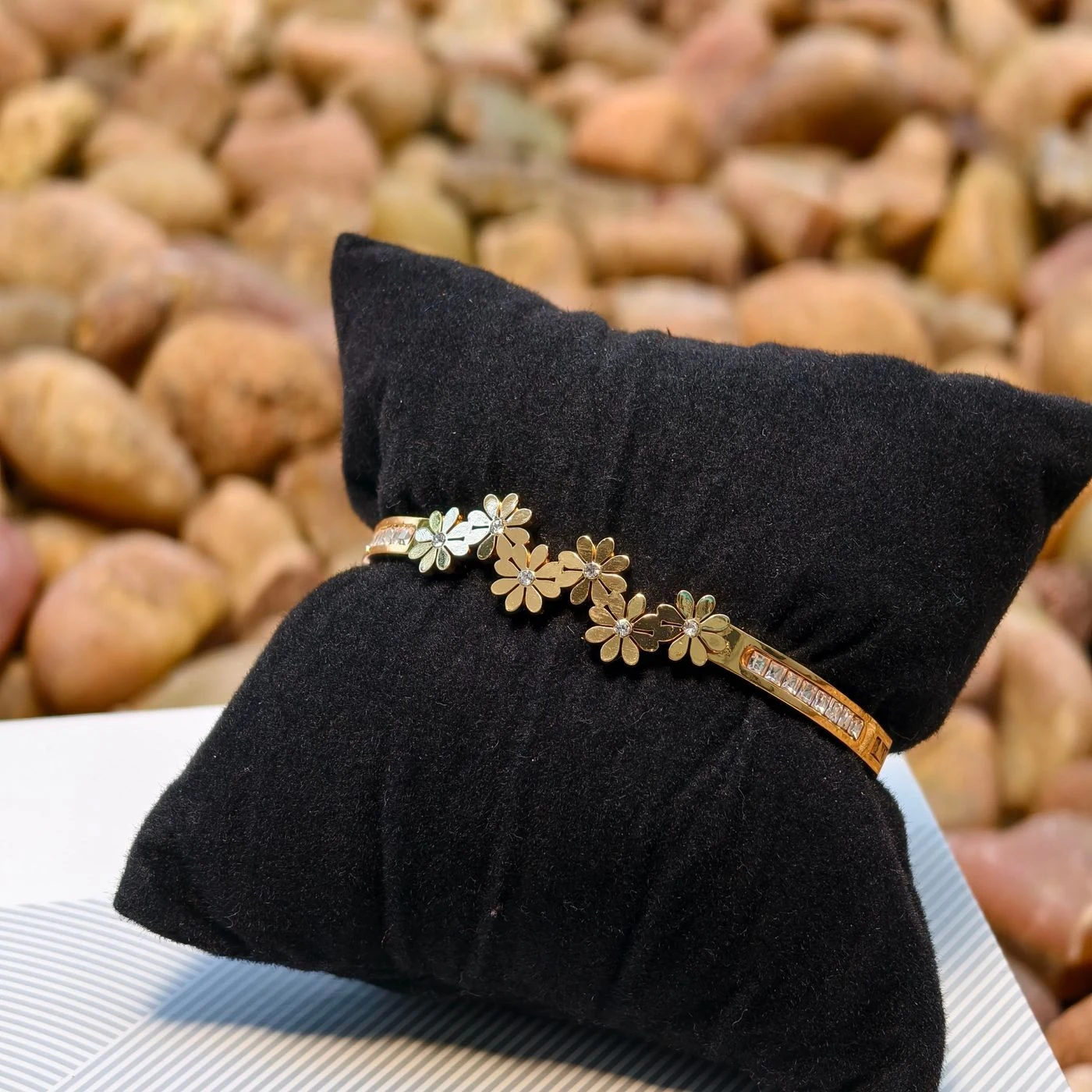 Simple Diamond Daisy Bracelet (small) 1