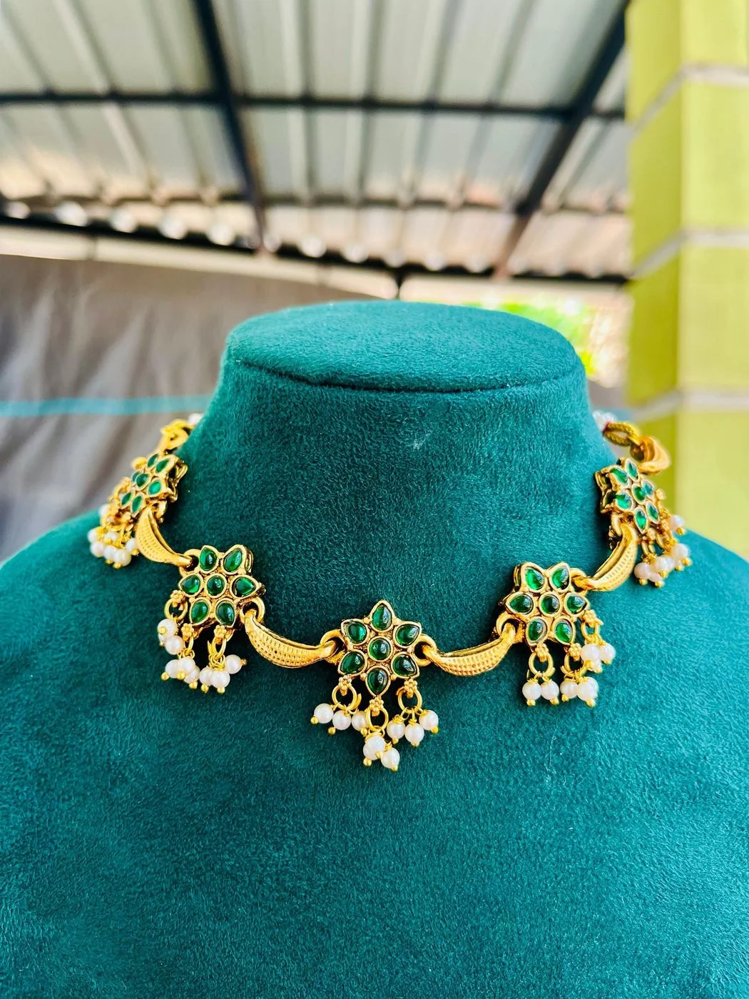 Elegant Emerald Choker set 1