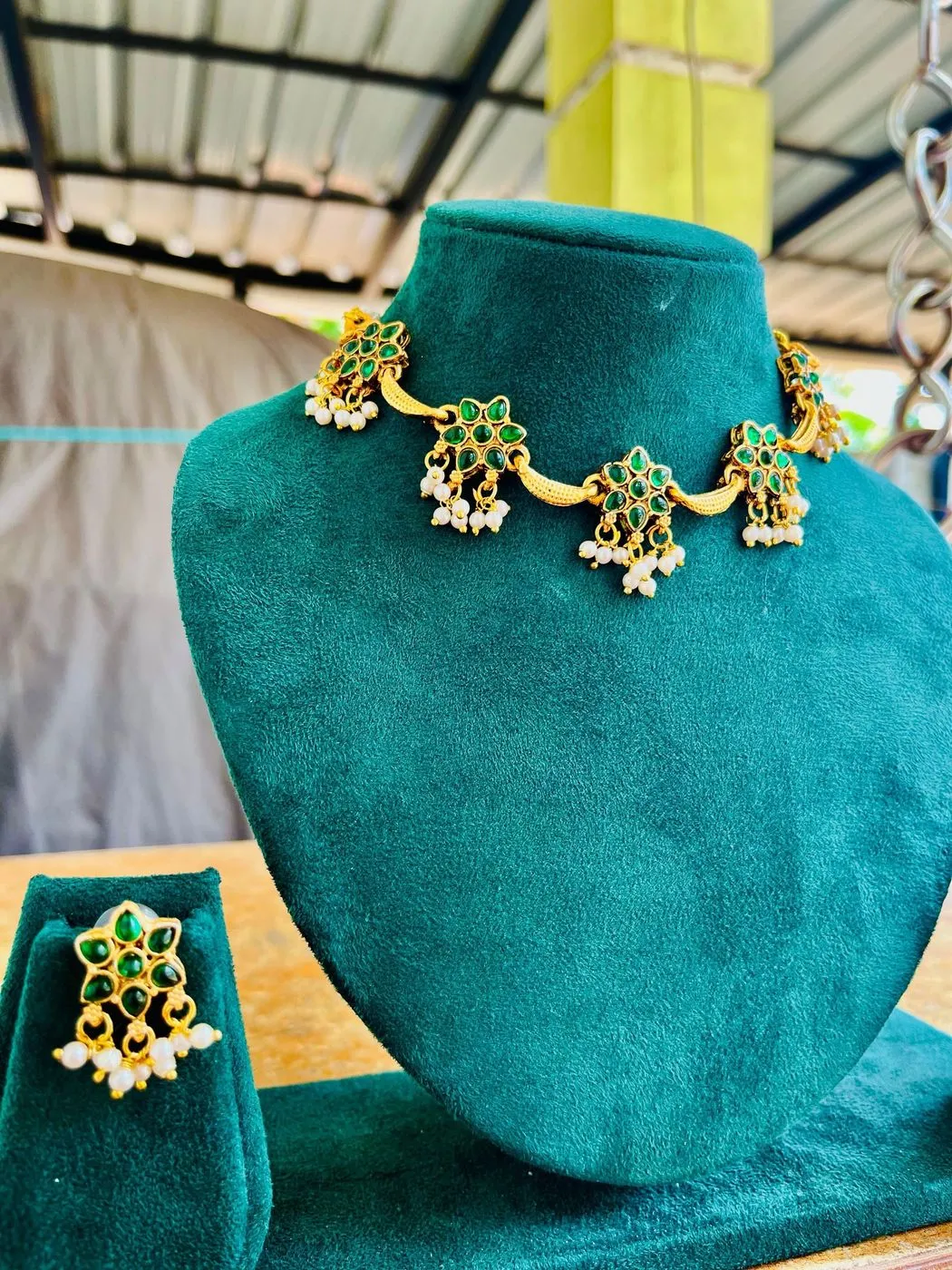 Elegant Emerald Choker set 5