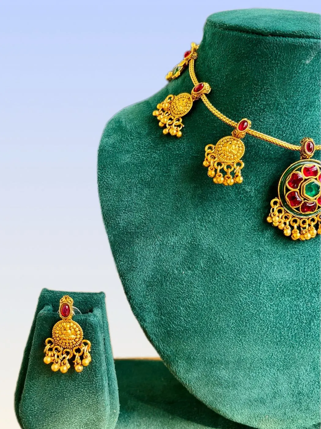 Multi pendant choker set 4