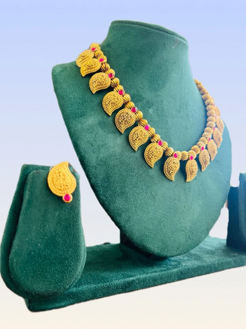 Mango choker 3