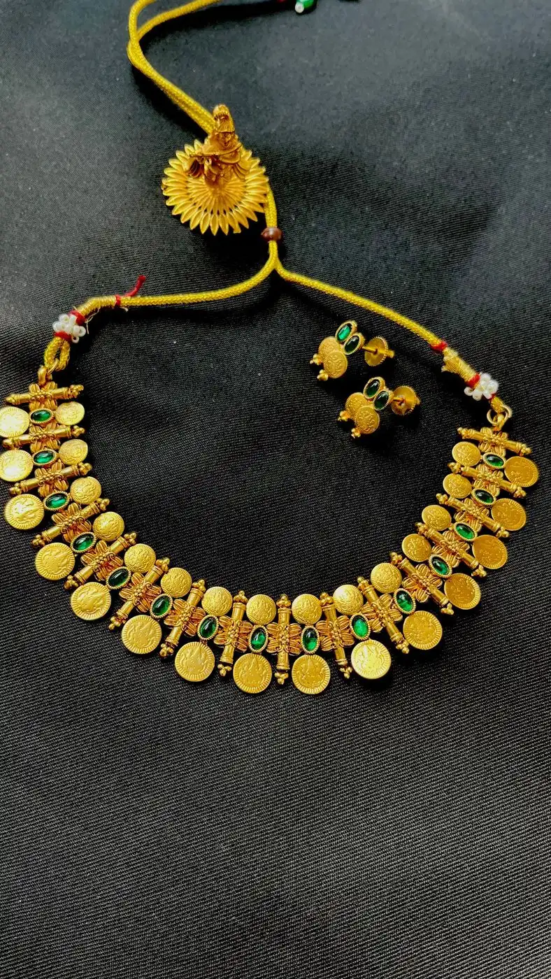 Double side coin choker 2