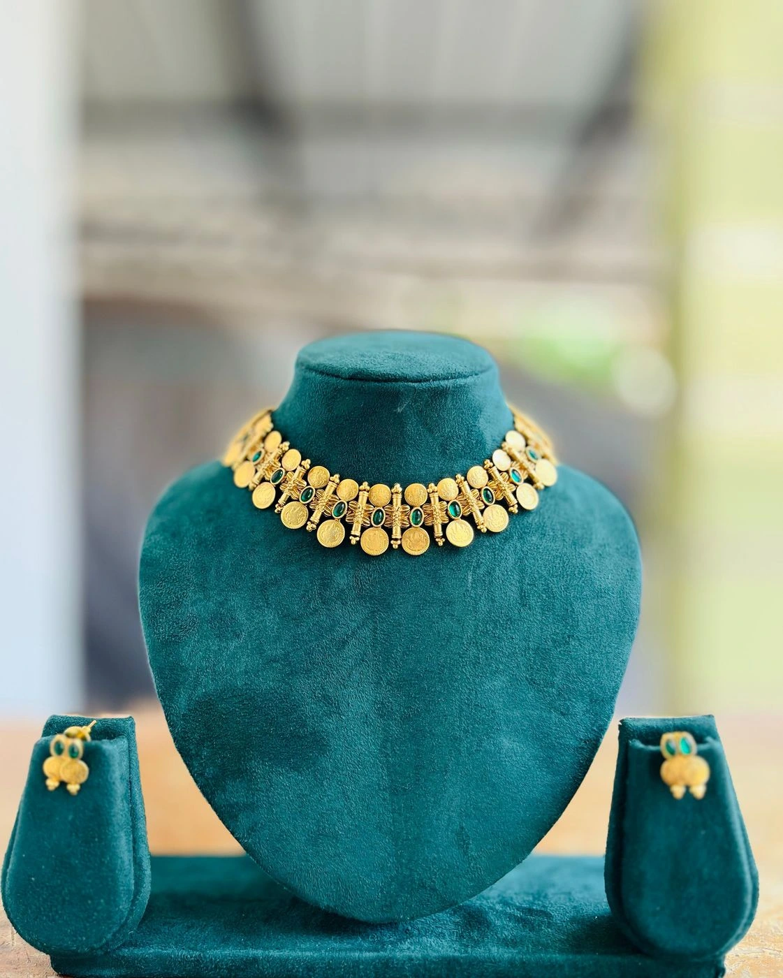 Double side coin choker 4
