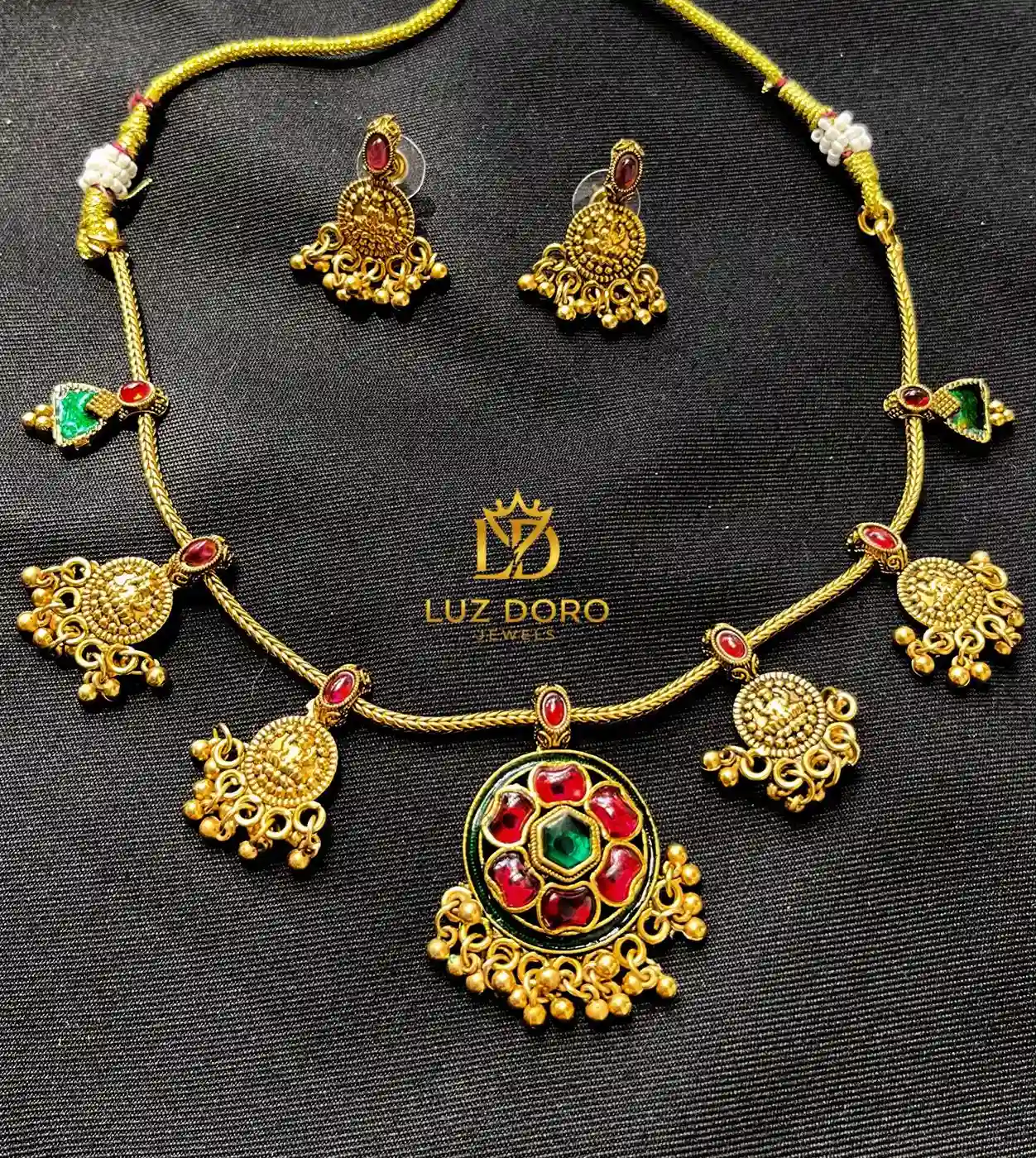 Multi pendant choker set 2