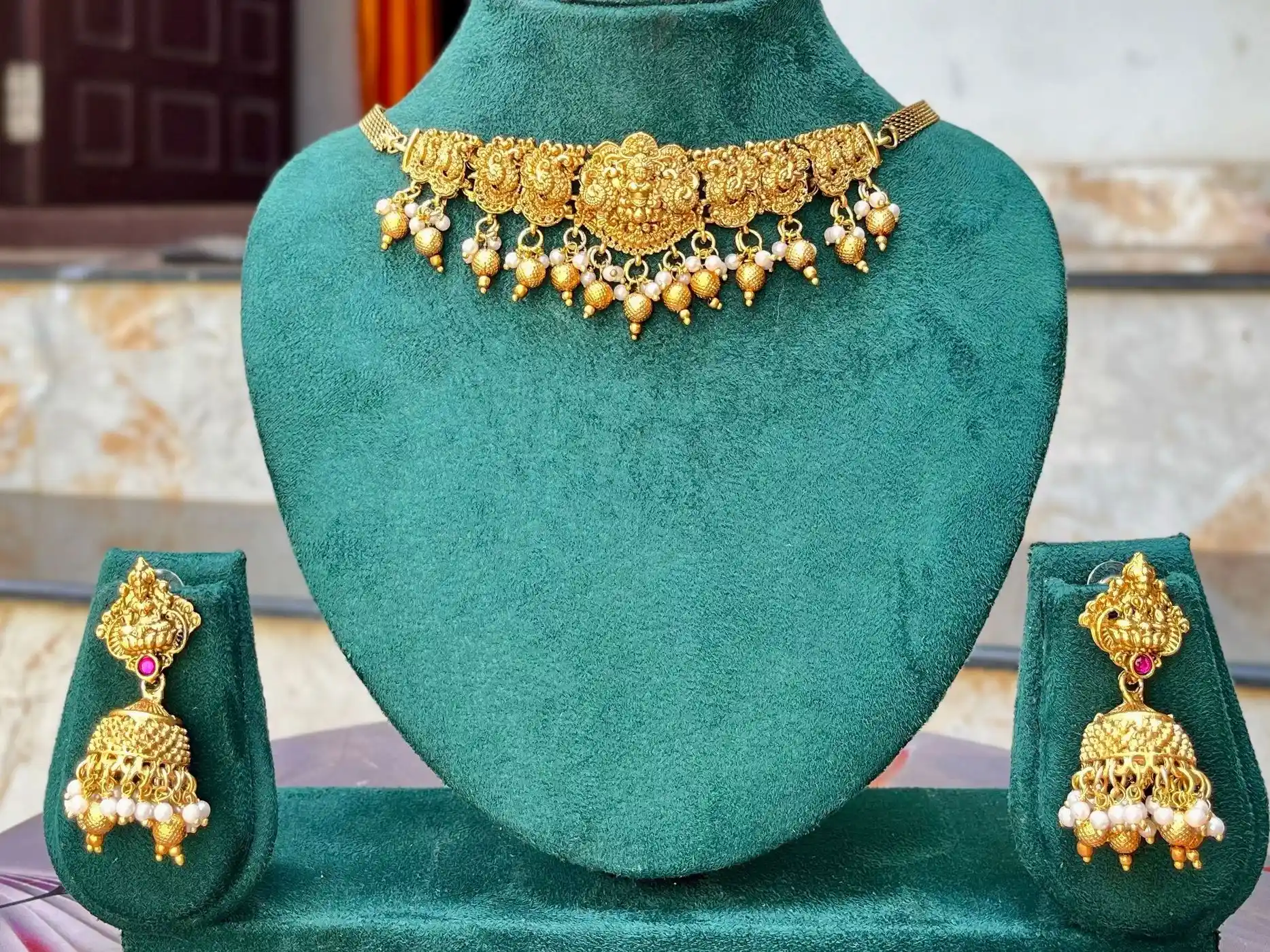 Devi Chokerset 5