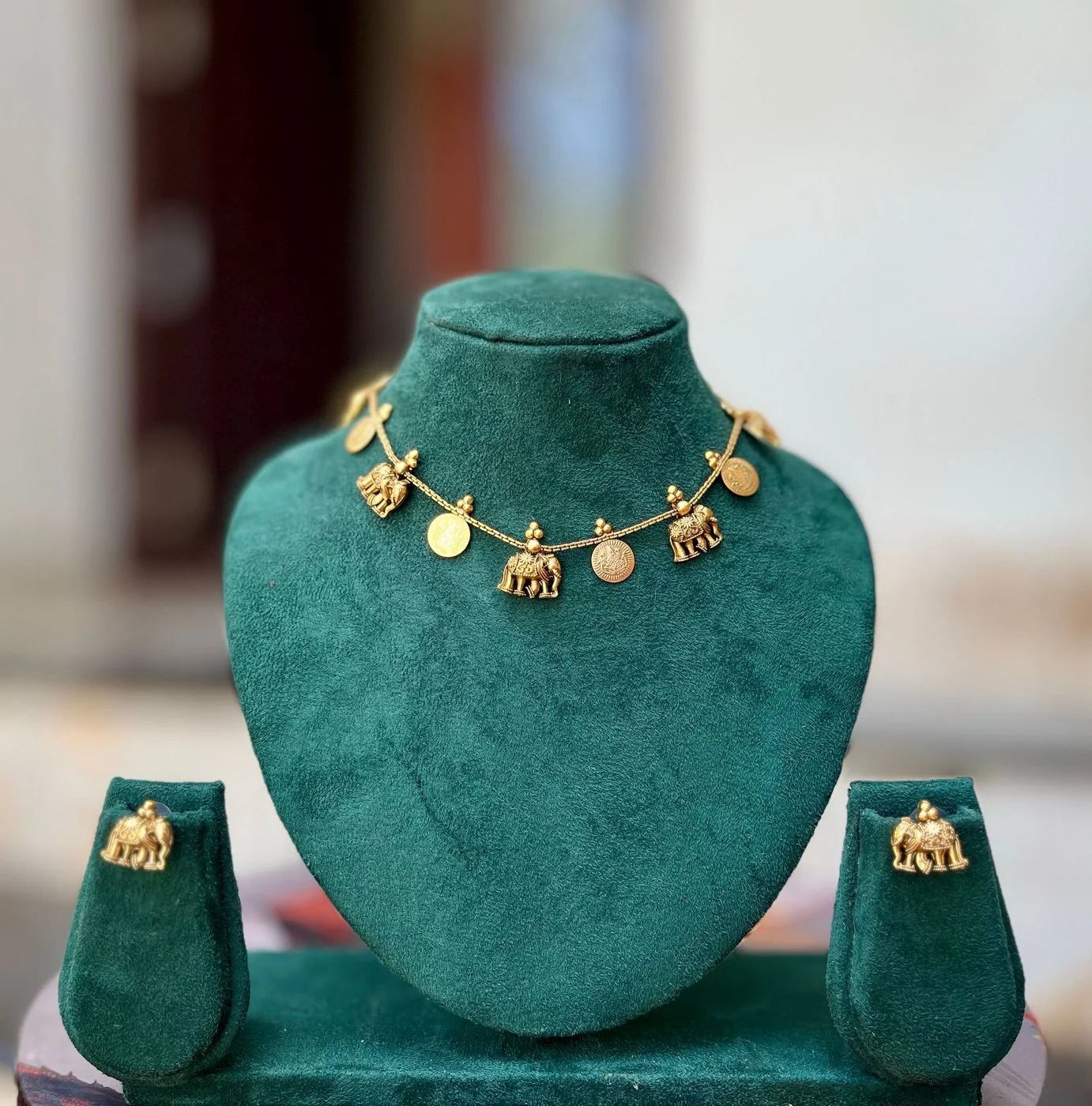 Hathi Chokerset 1