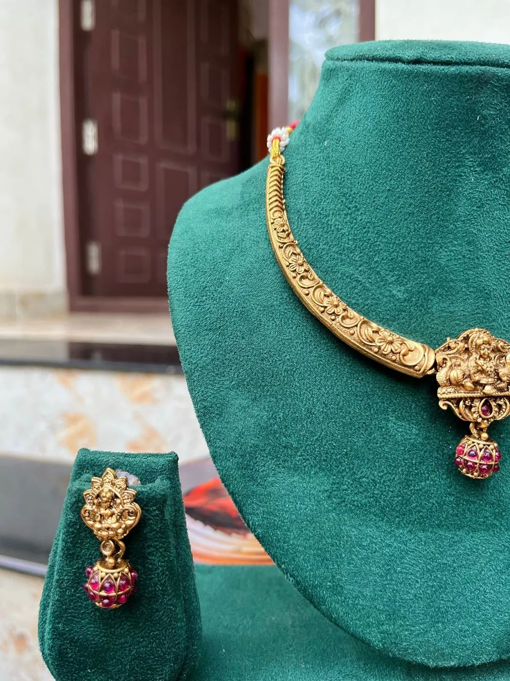 Hasli Antique Chokerset 3