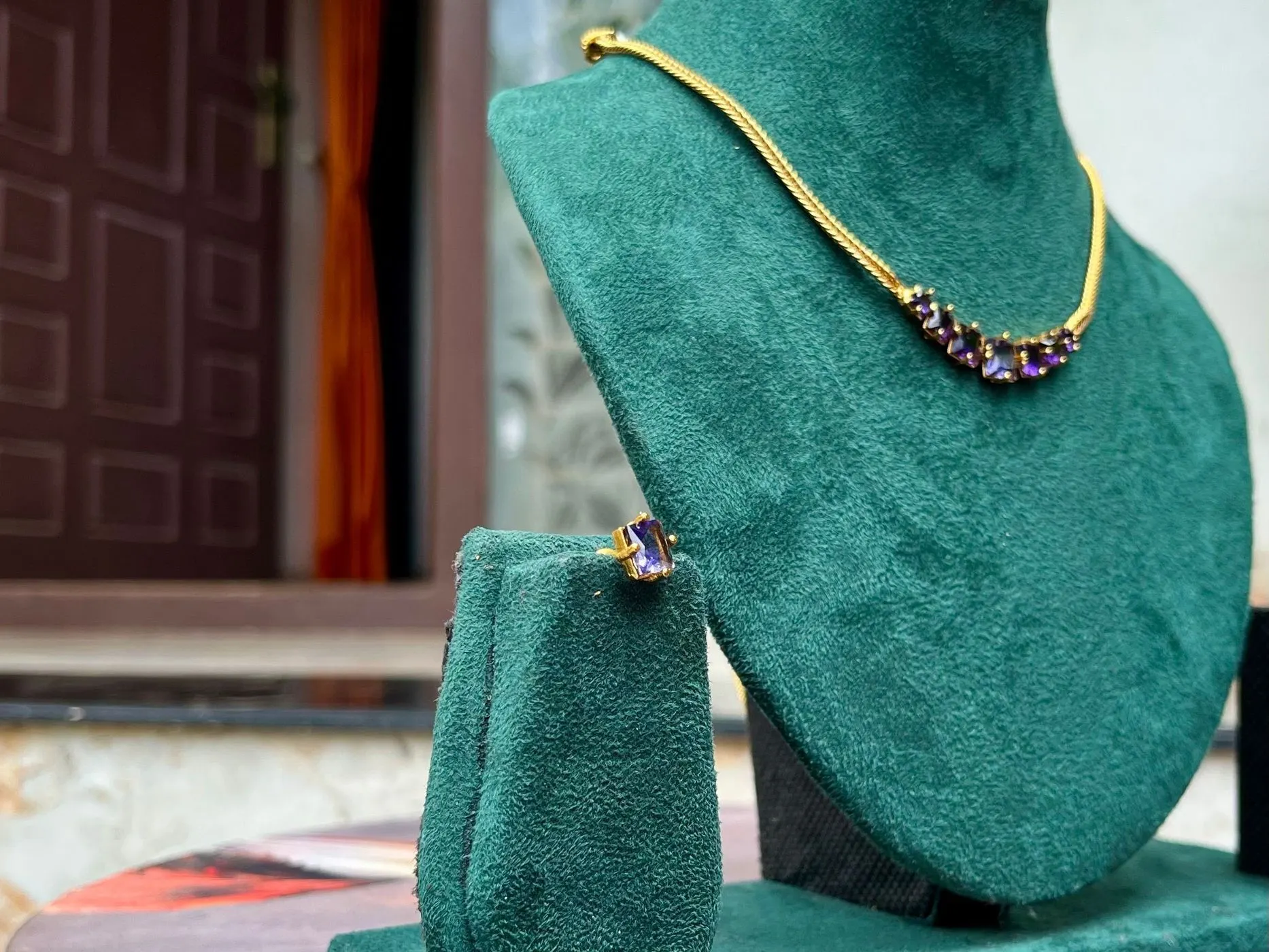 Violet stone chocker 2