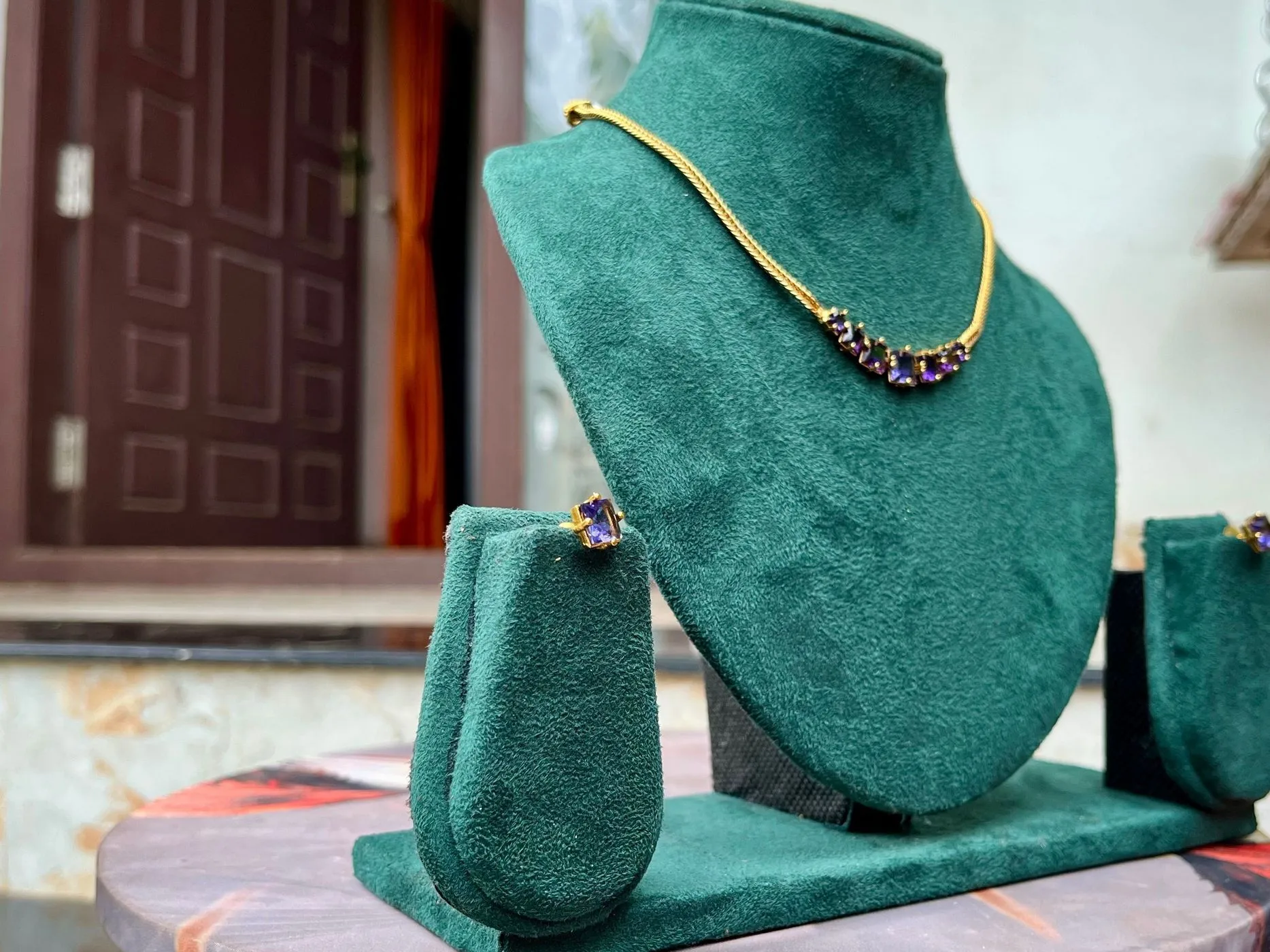 Violet stone chocker 4