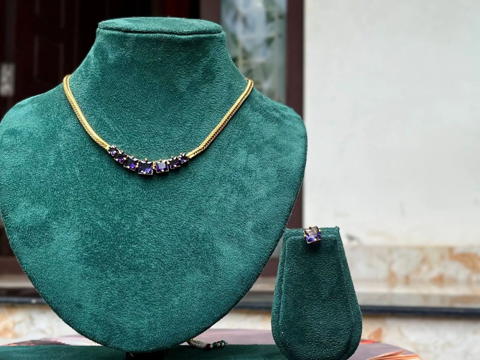 Violet stone chocker 5