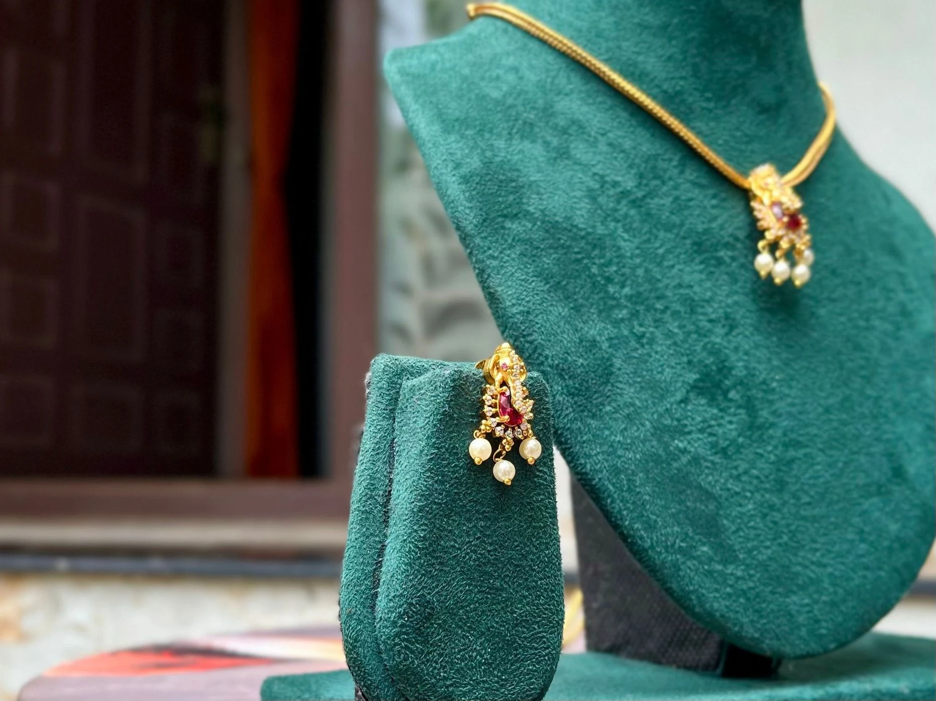 Red vinayaka choker 3