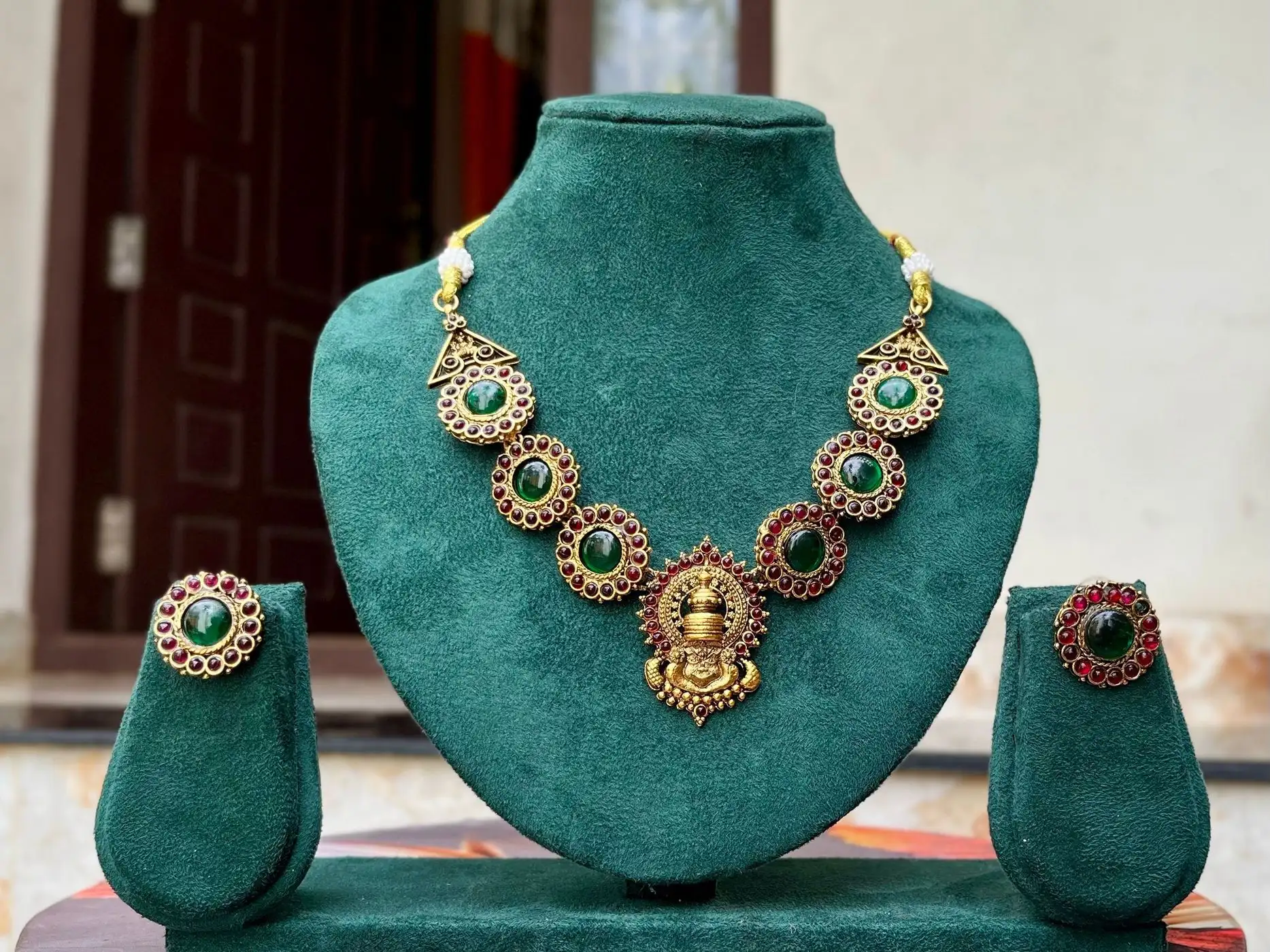 Kathakli Chokerset 1