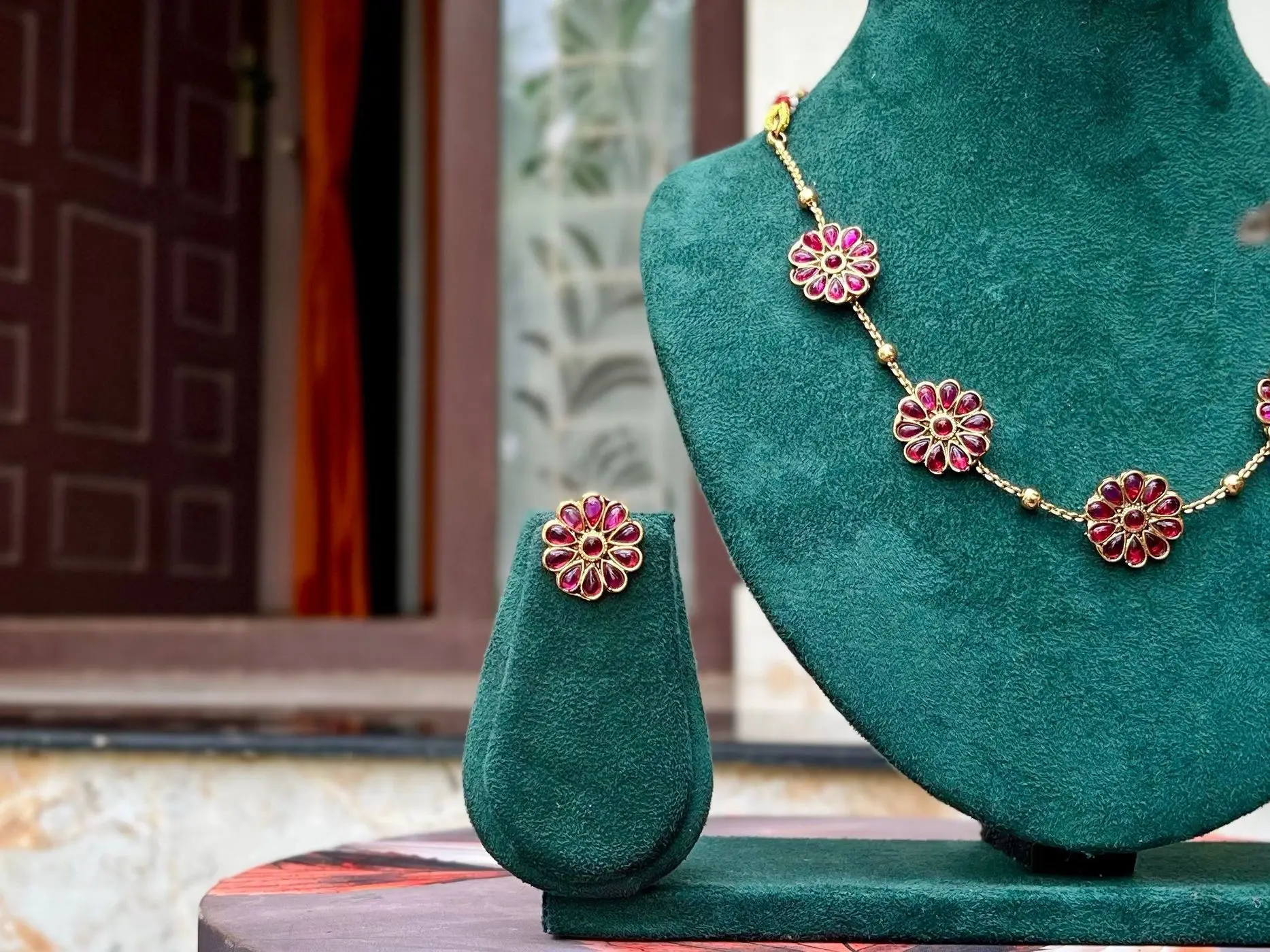 Pink flowers choker 2