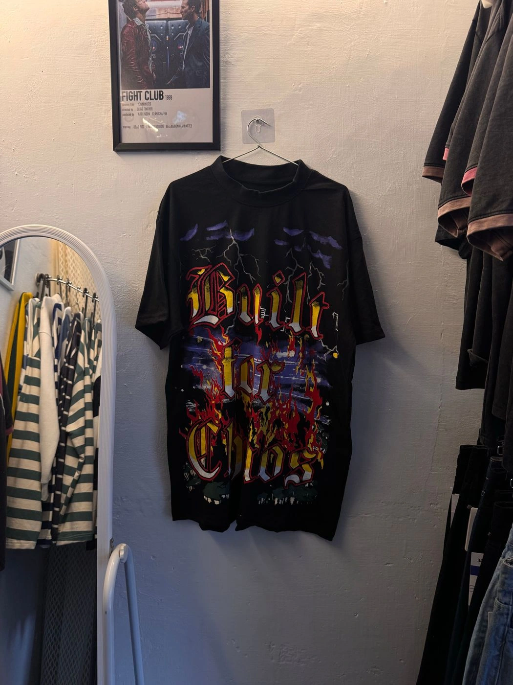 Built for chaos -Vintage tee