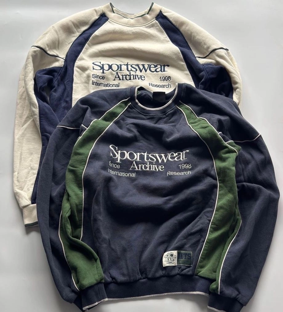 IETS FRANS sweatshirt (dark blue) 3
