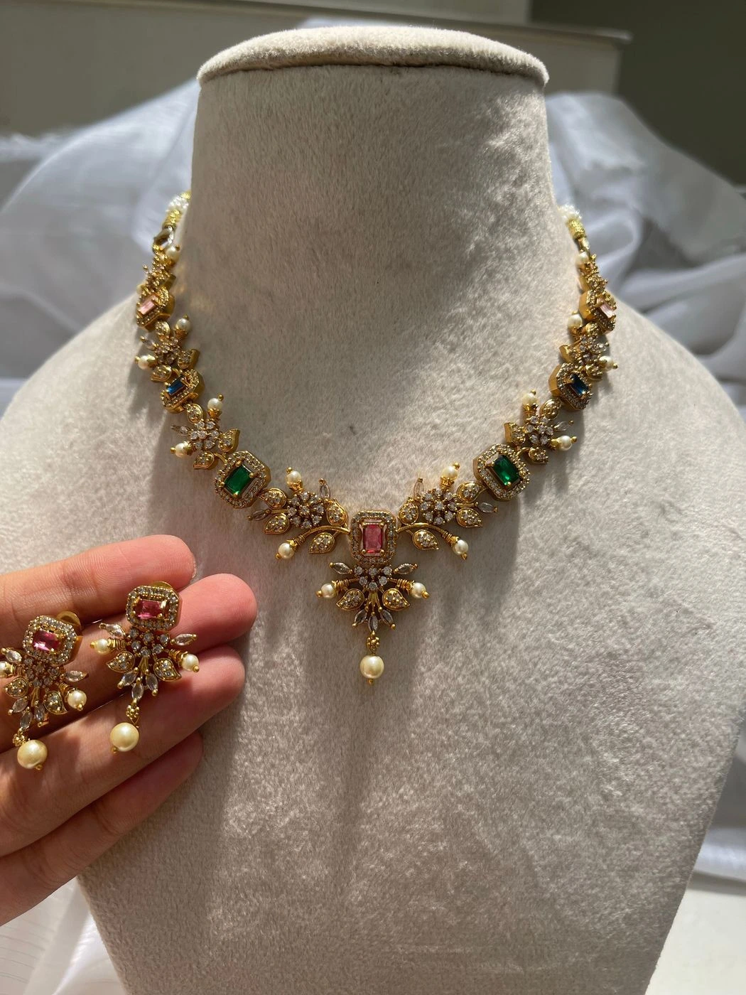 Hena AD Necklace
