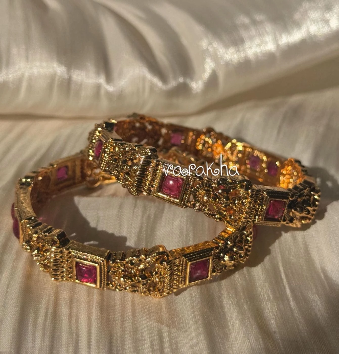 Lakshmi Bangles Red