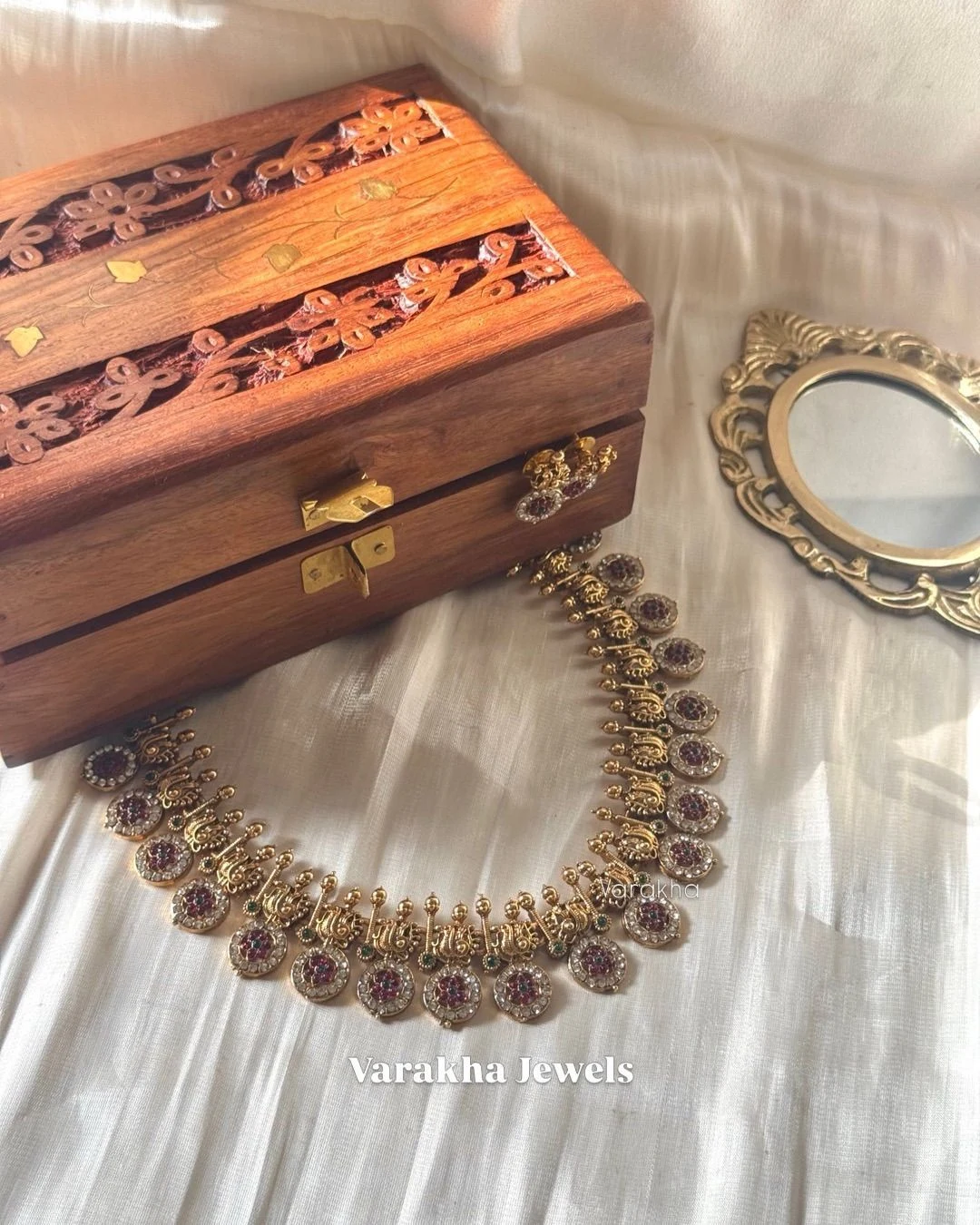 Nira Necklace