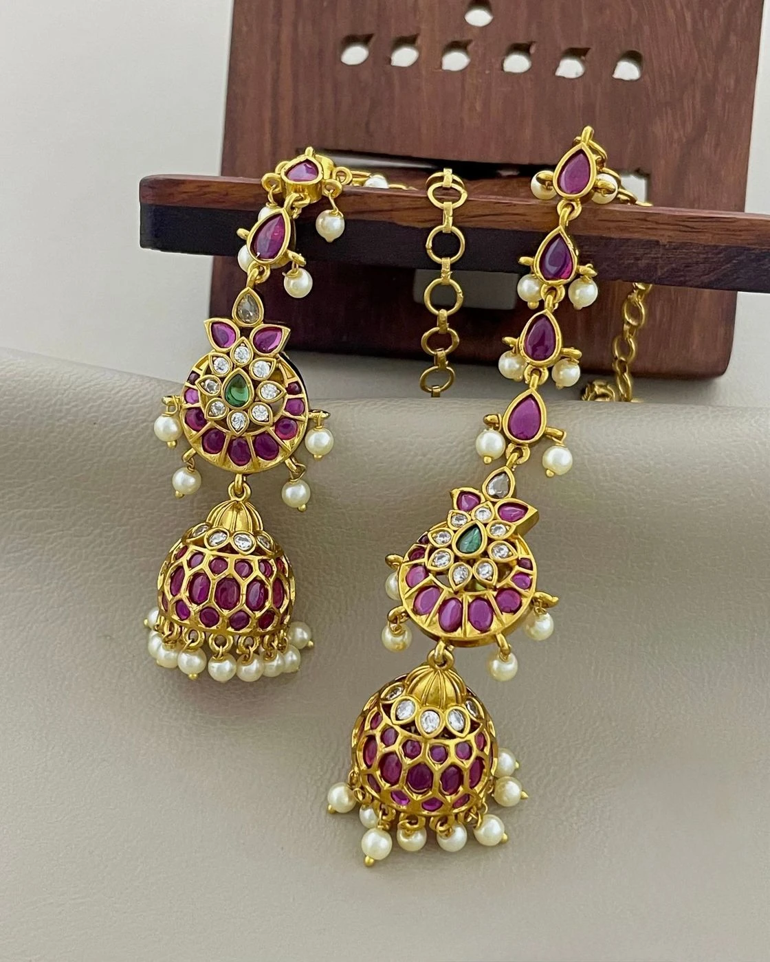 Trending Jhumkha with Earchain