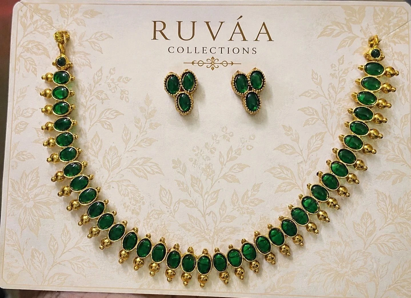 Bottle Green stone necklace 1