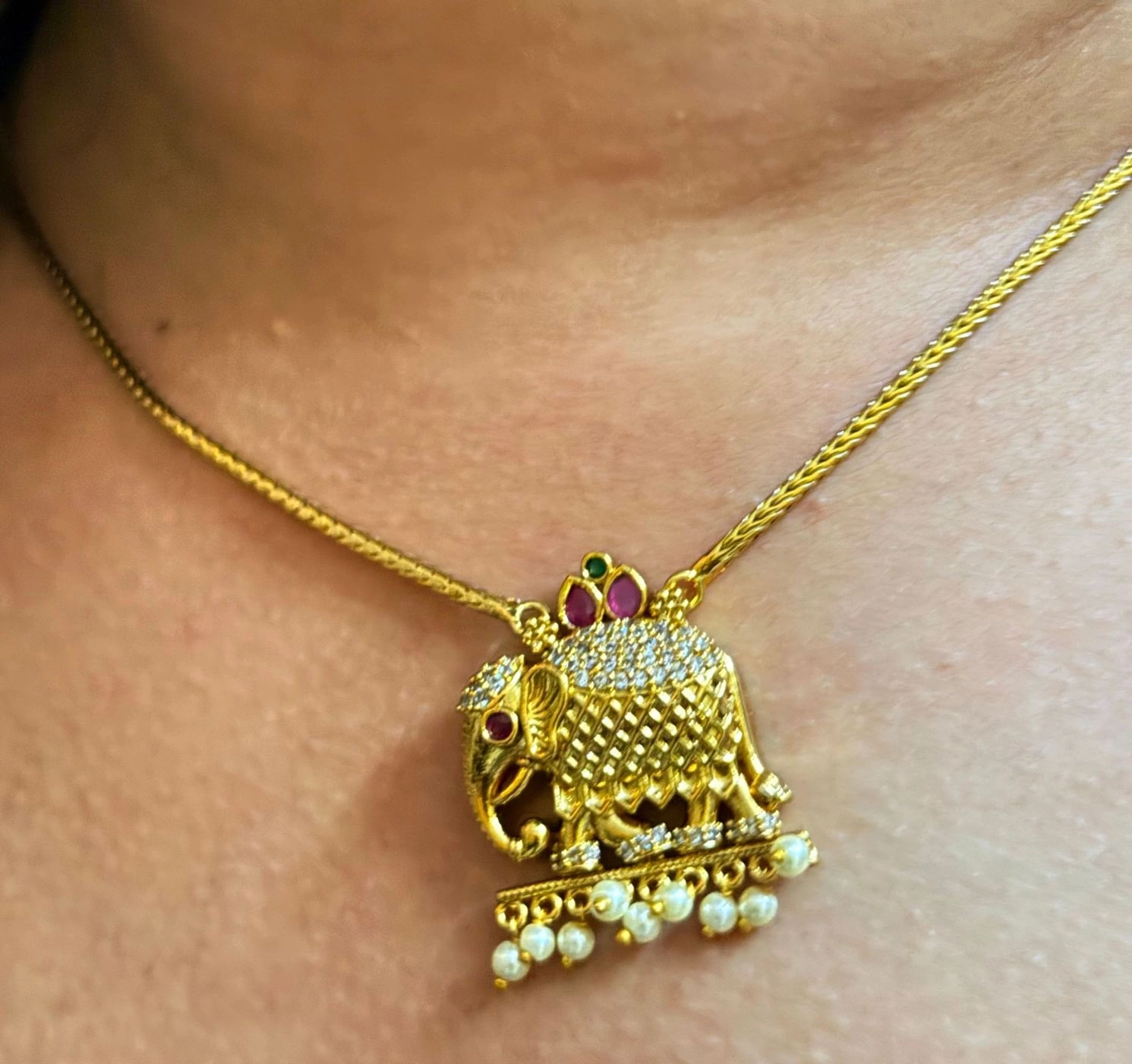 Elephant pendant chain 3