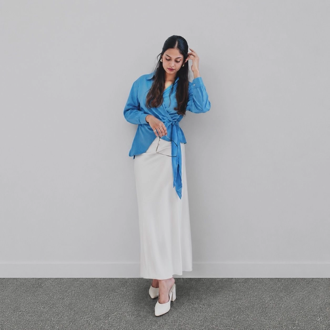 The Azure knot shirt