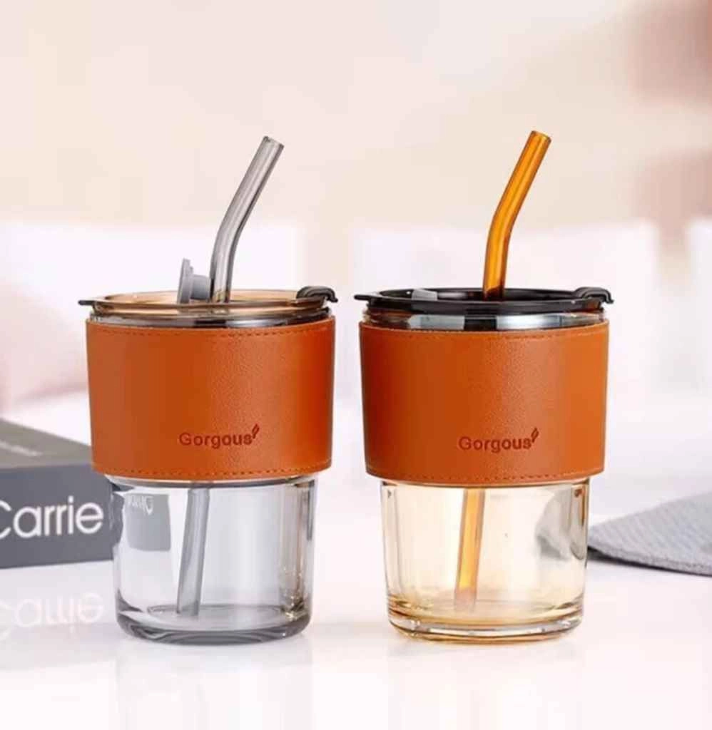 Glass coffee cup with lid and strow 2