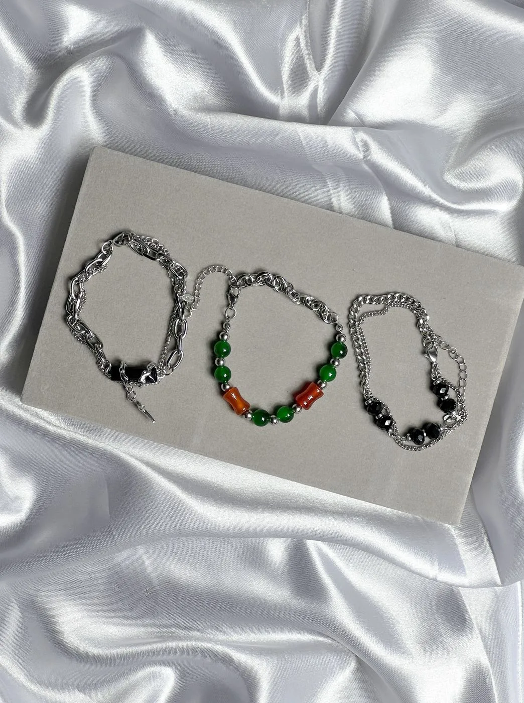 BRACELET