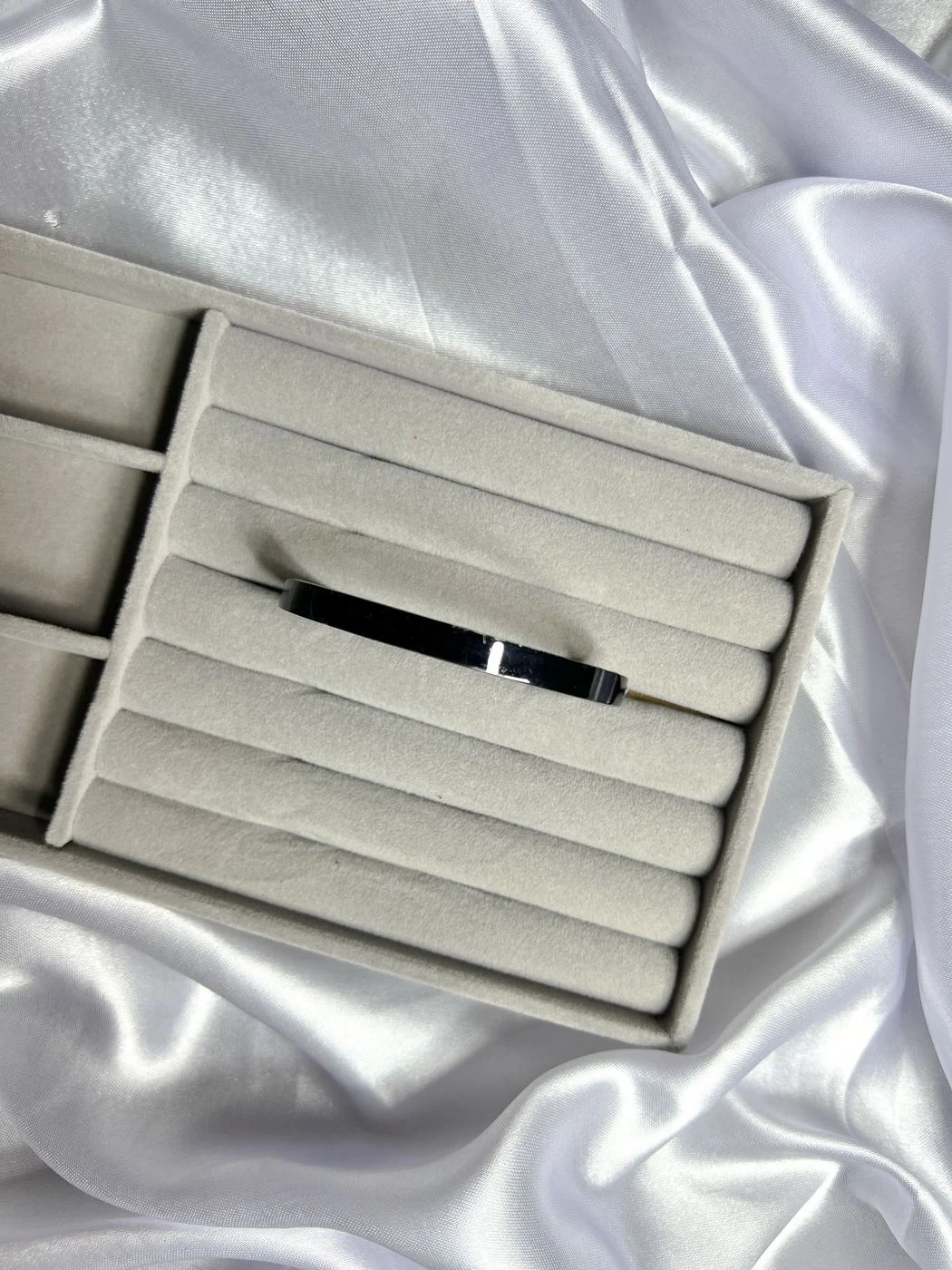 plain black bangle 1