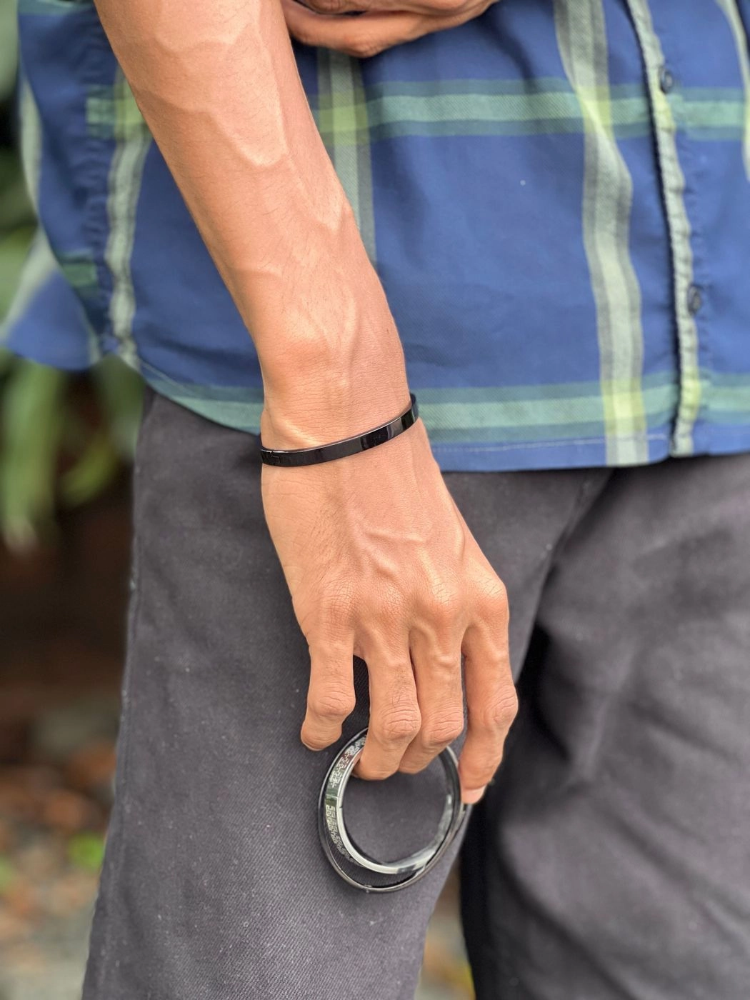 plain black bangle 2