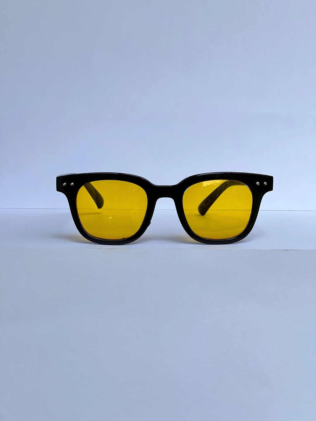 Specs Yellow 1