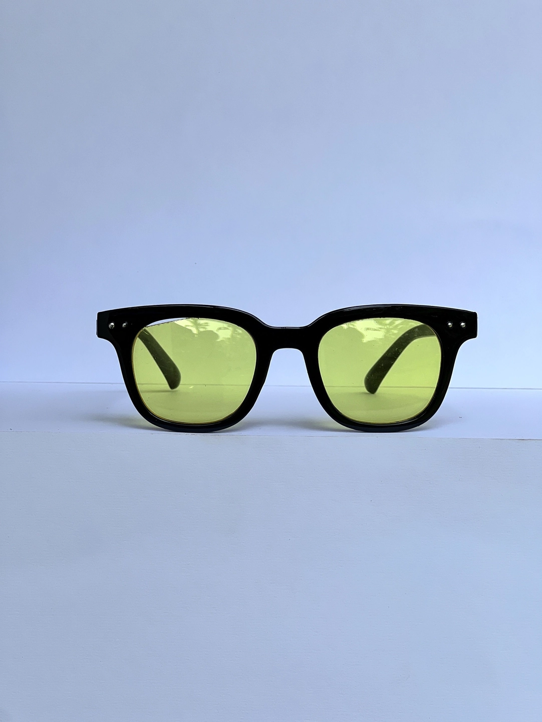 Specs Yellow 1