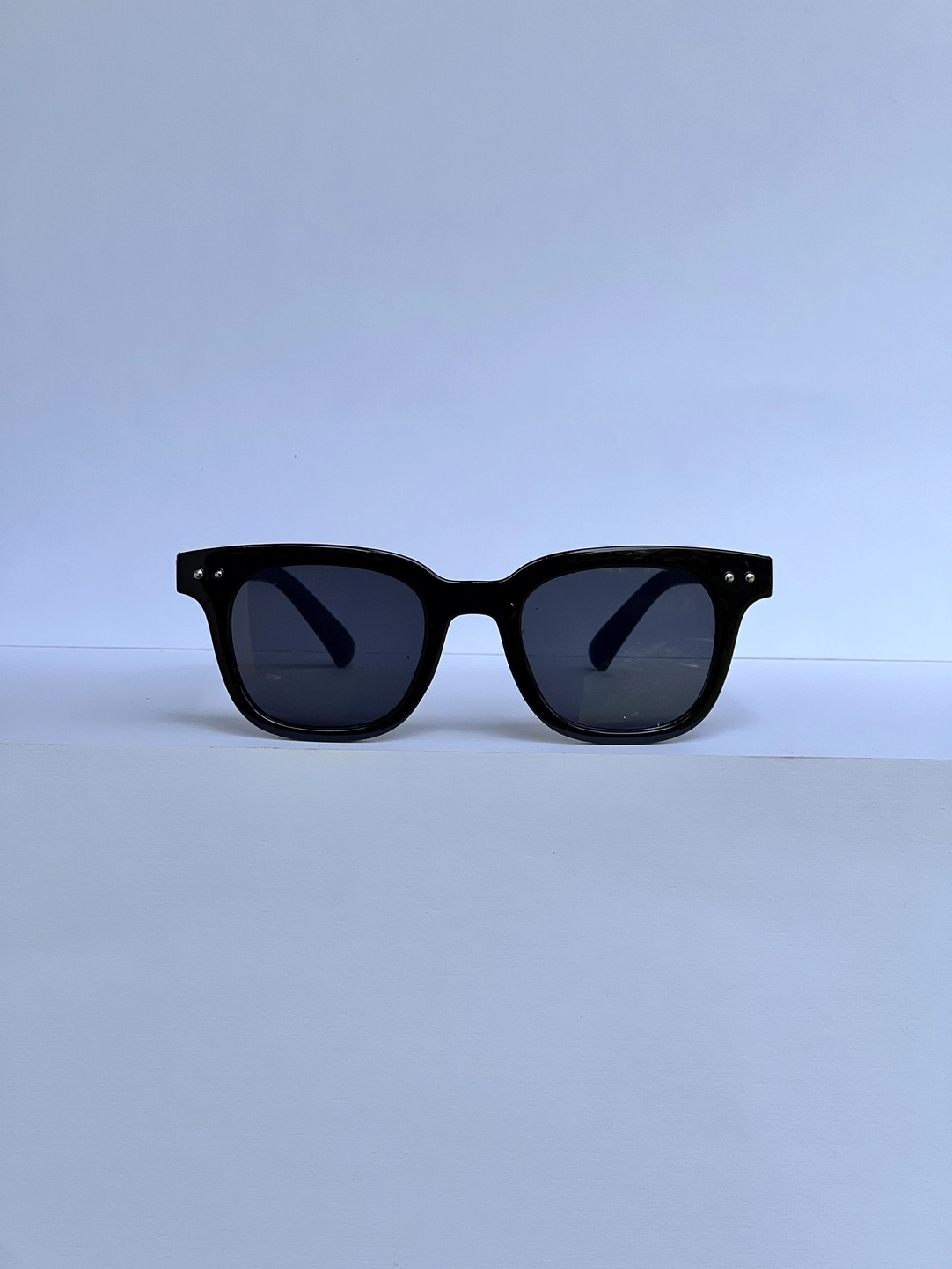 Specs Black 1