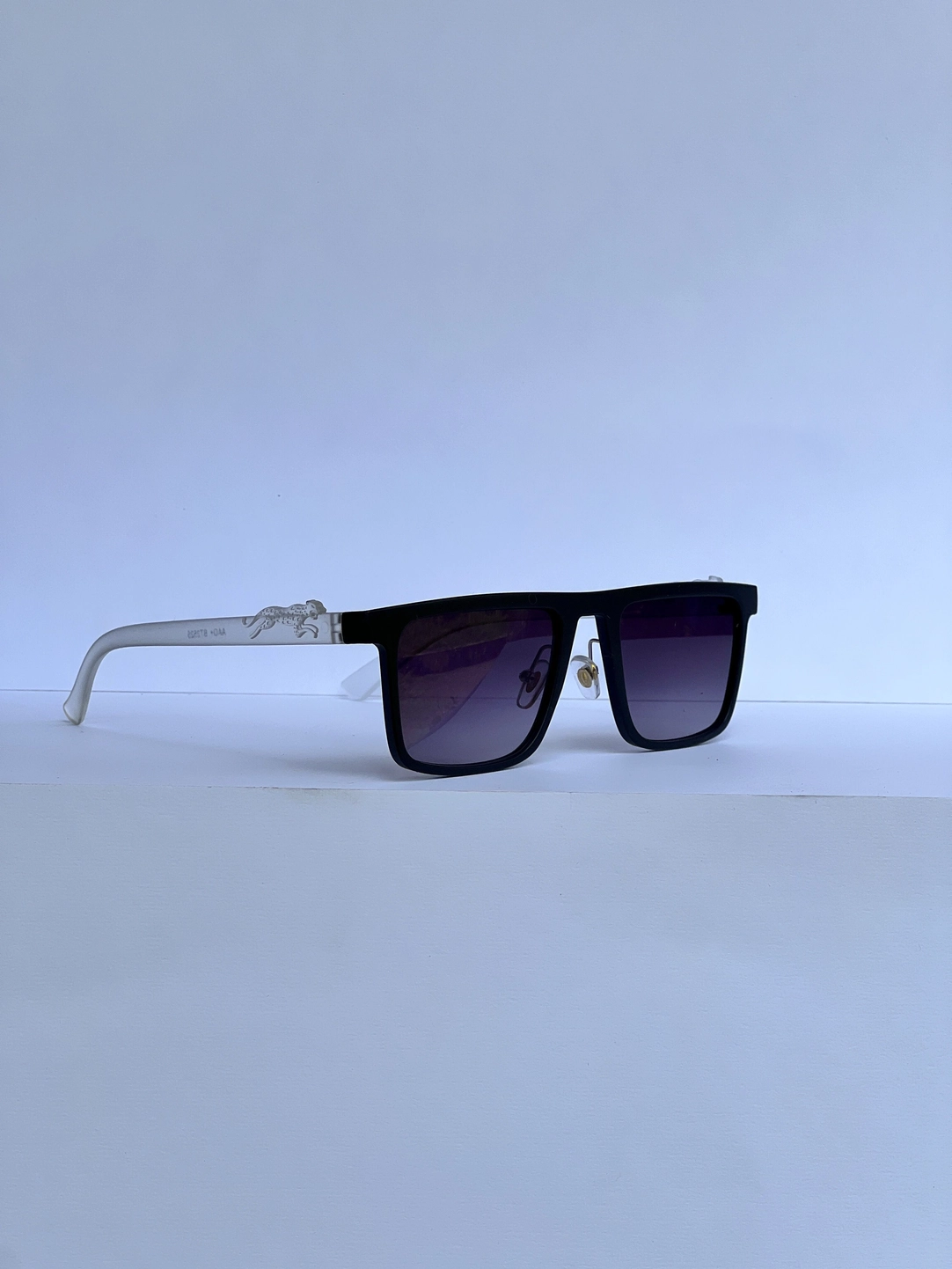 Specs white, black 2