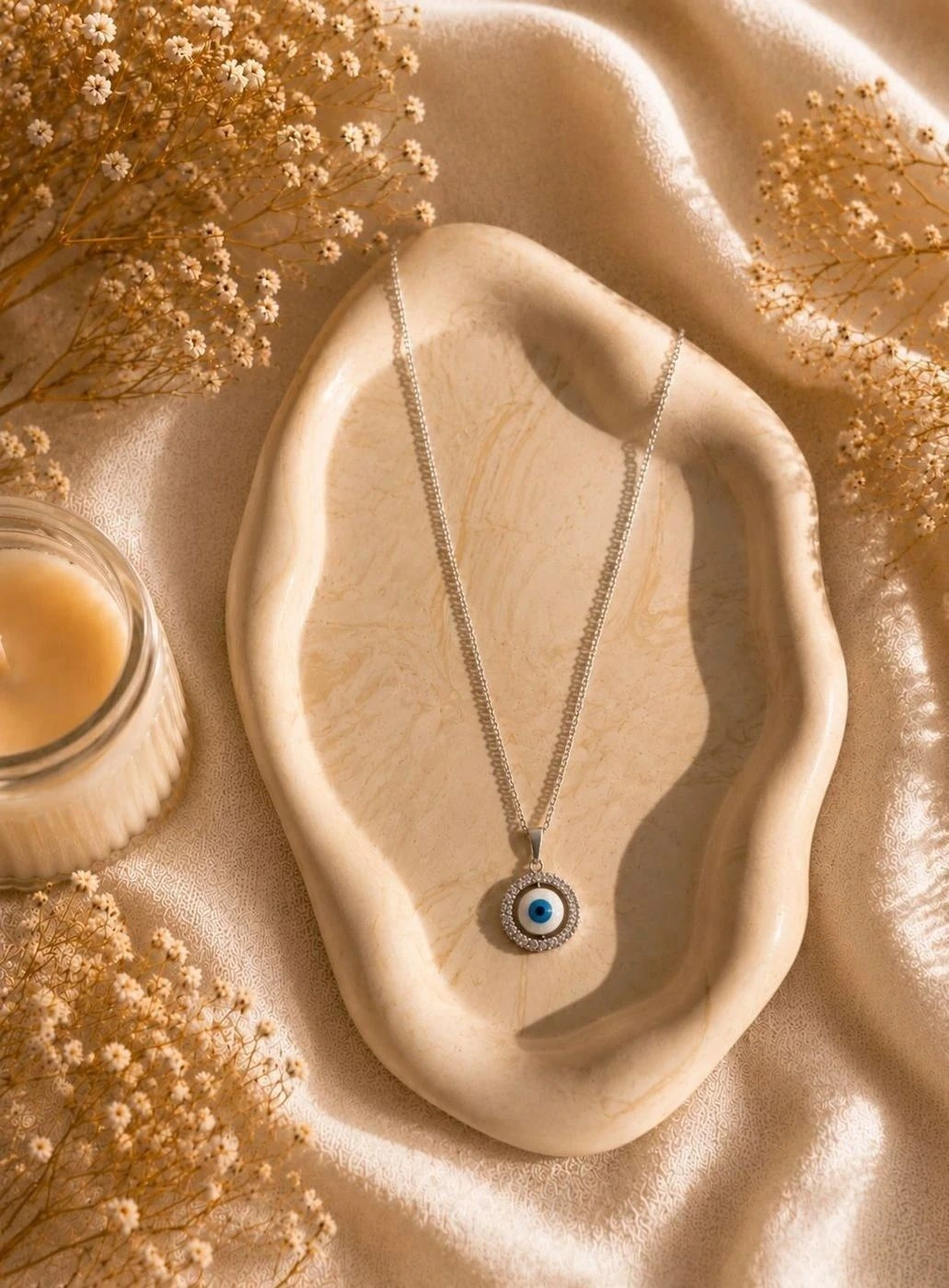 EVILY CHAIN PENDANT