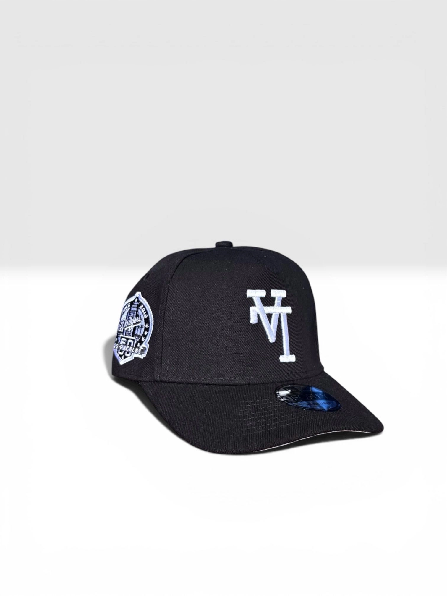 Upside down LA black (adjustable) 1