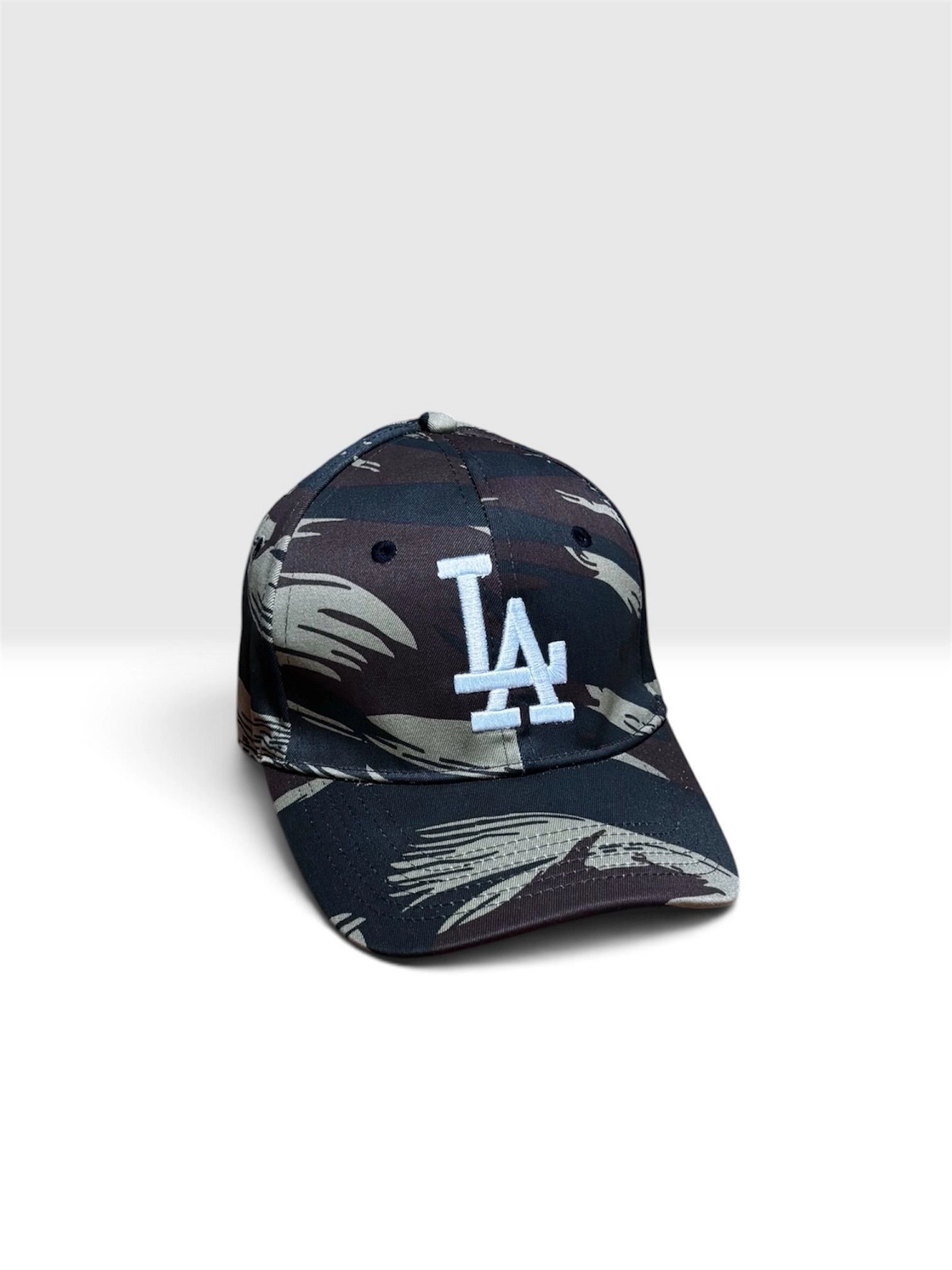 LA CAMOUFLAGE 1