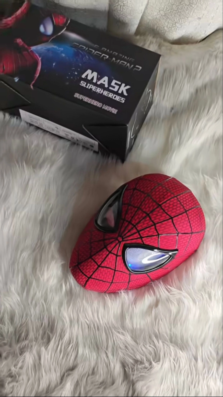 3D Rubber Texture Amazing Spider-Man cosplay mask featuring remote-controlled blinking eyes and light-up effects 2