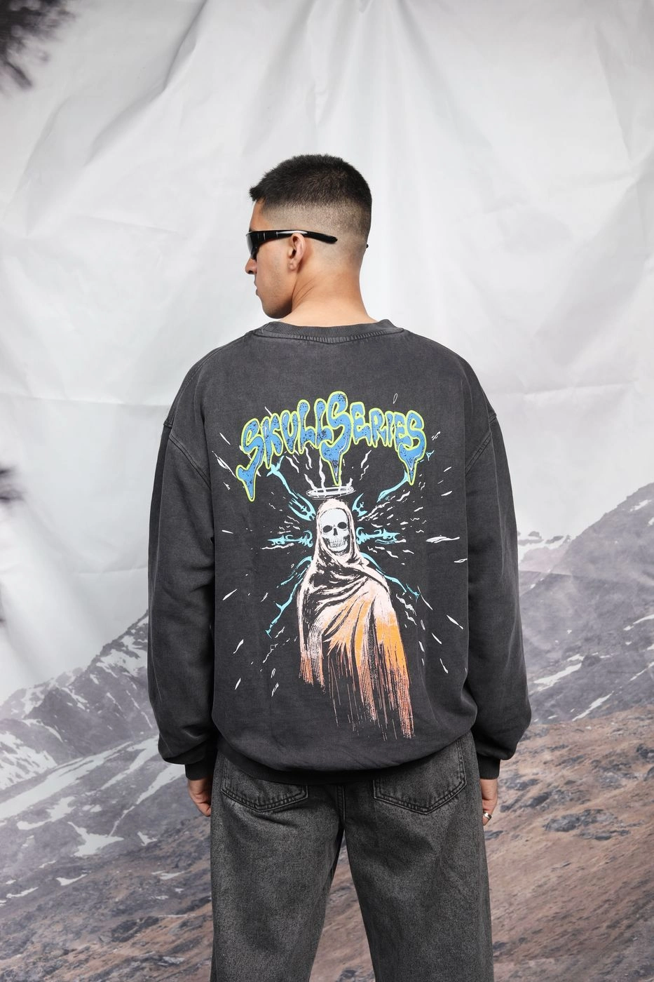 Skull series washed wide neck sweatshirt 1