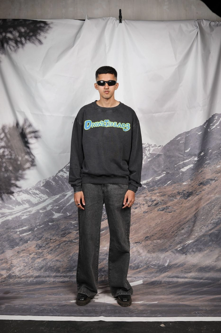 Skull series washed wide neck sweatshirt 4