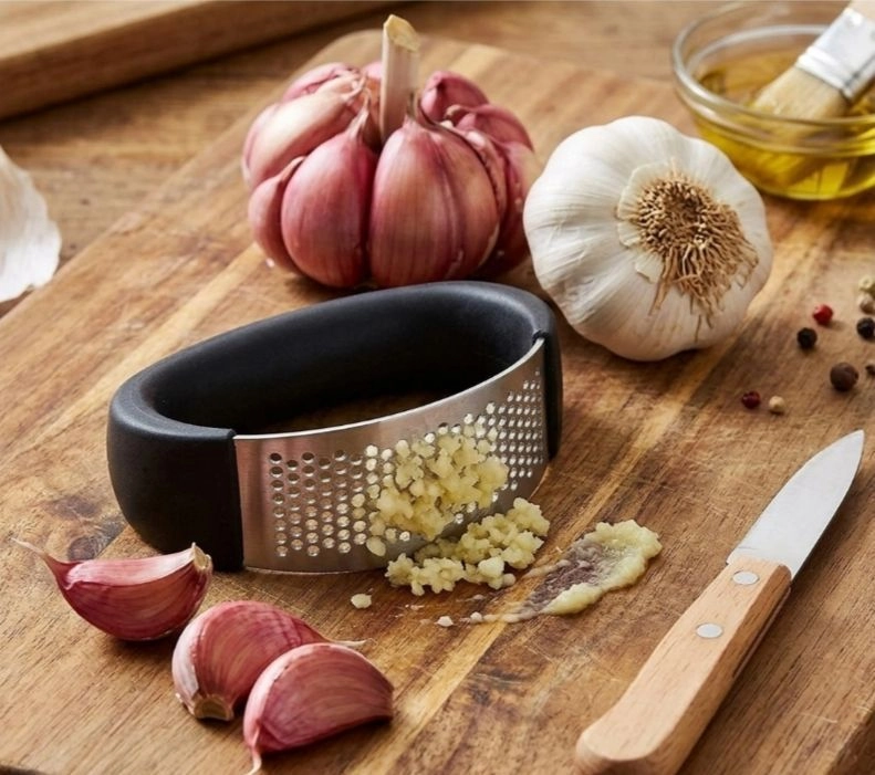 Premium Stainless Steel Garlic Crusher with Manual Press and Silicone Peeler 5