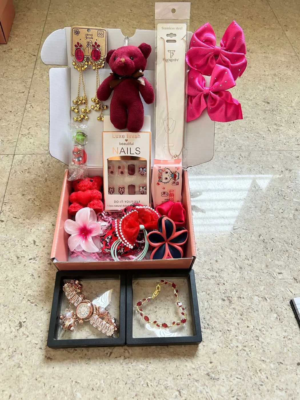 Red cherry Hamper