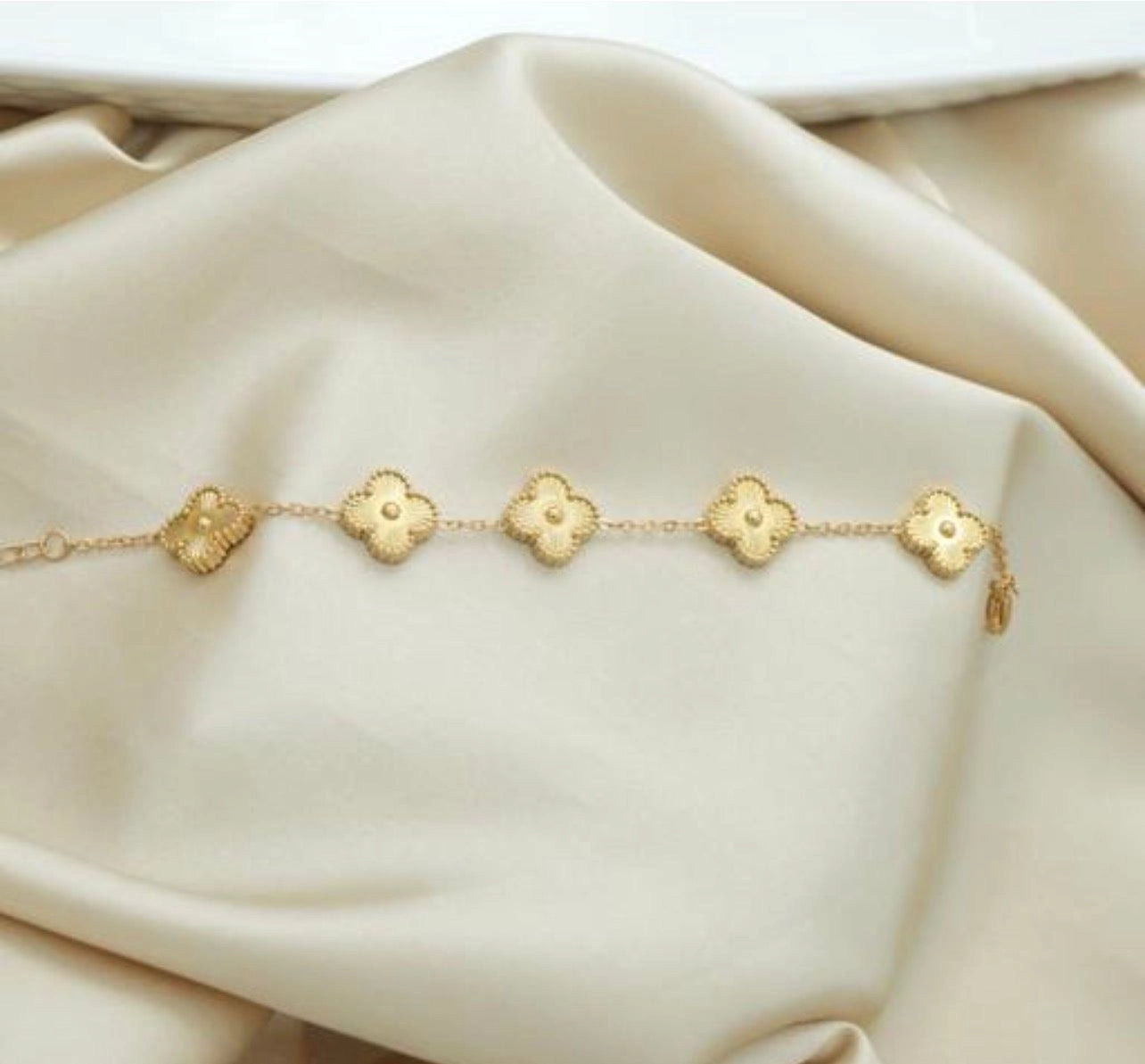 Golden clove Bracelet