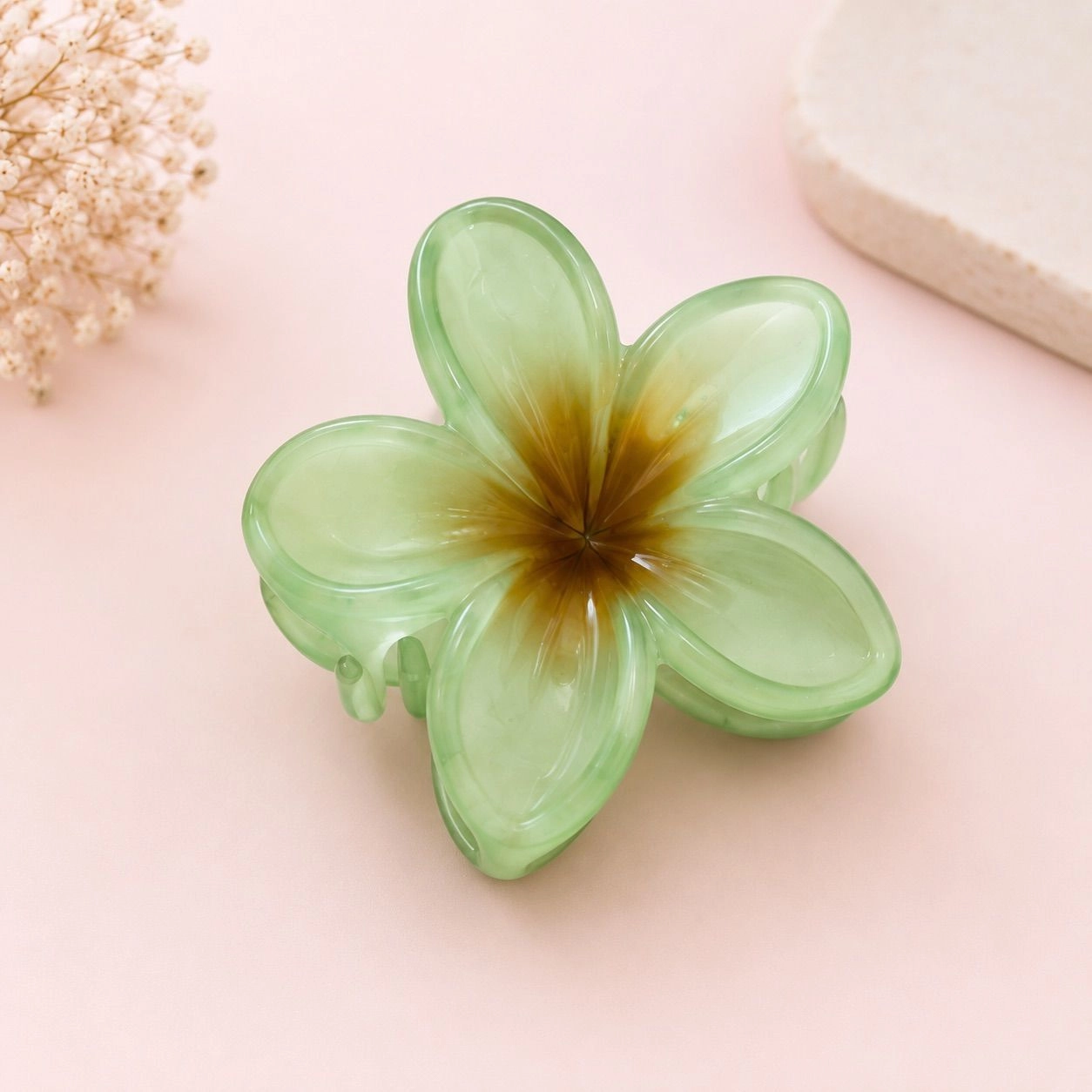 Green Daisy medium claw clip
