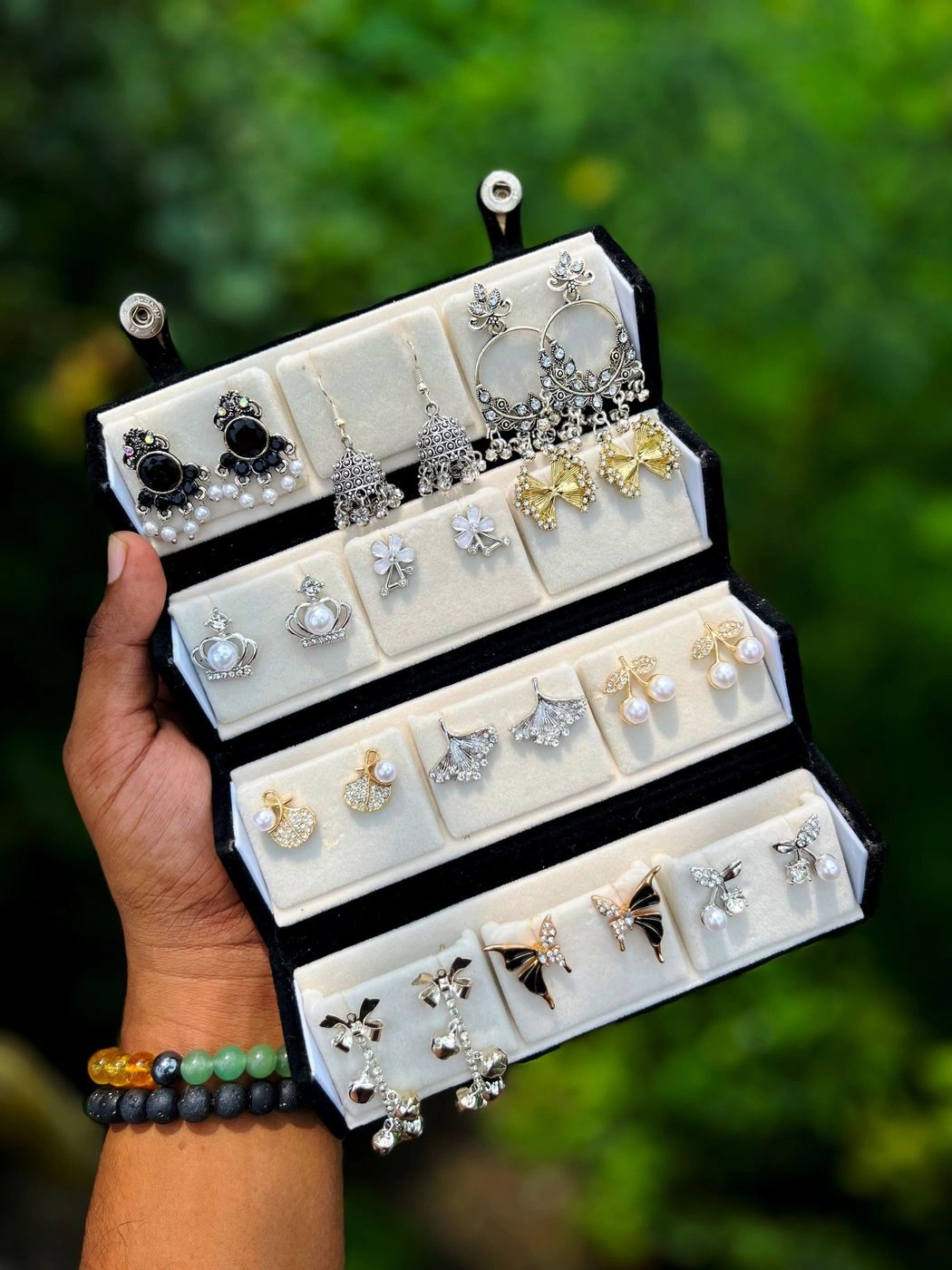 12 pair earring with box