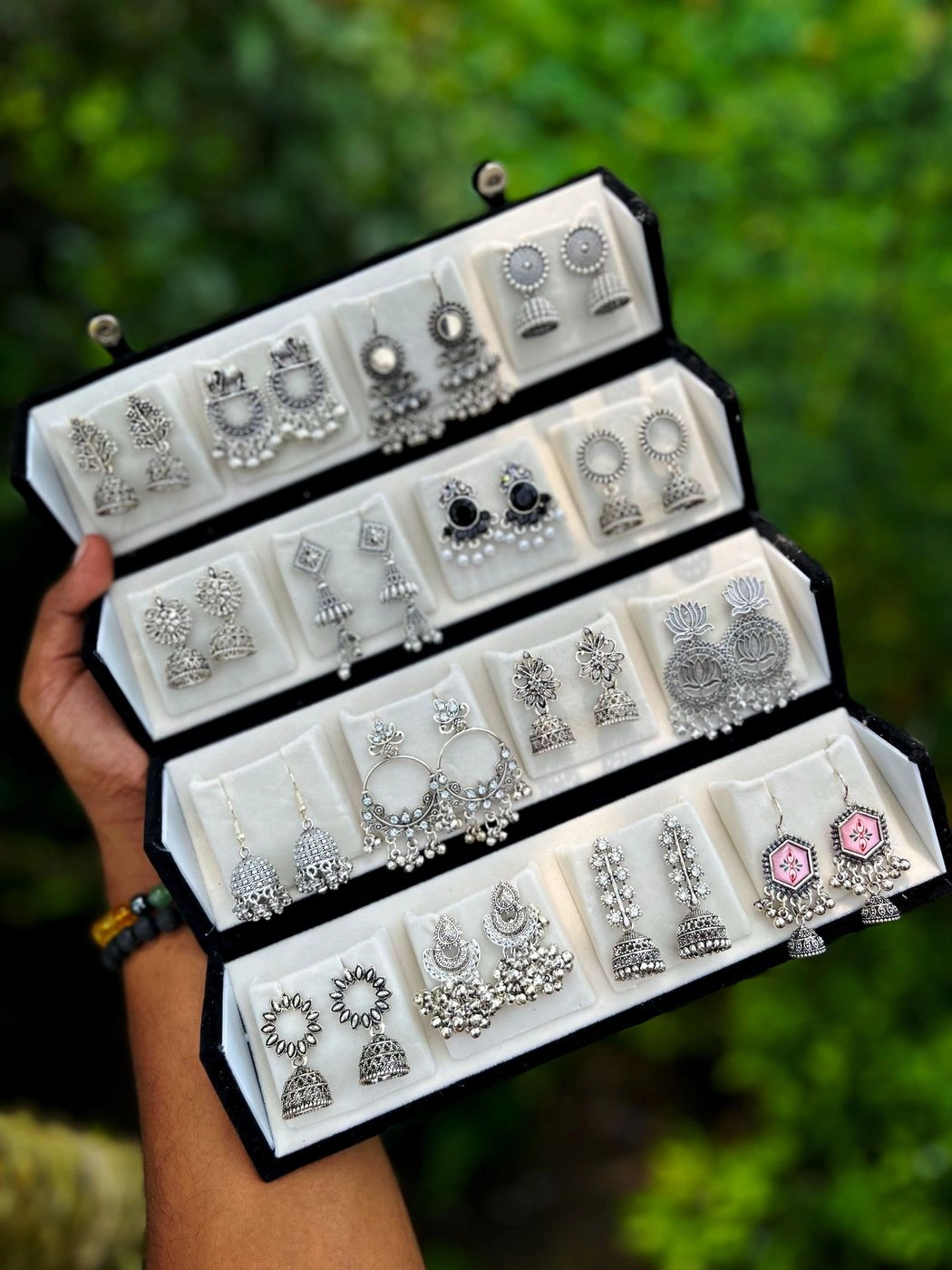 16 pair earring with box