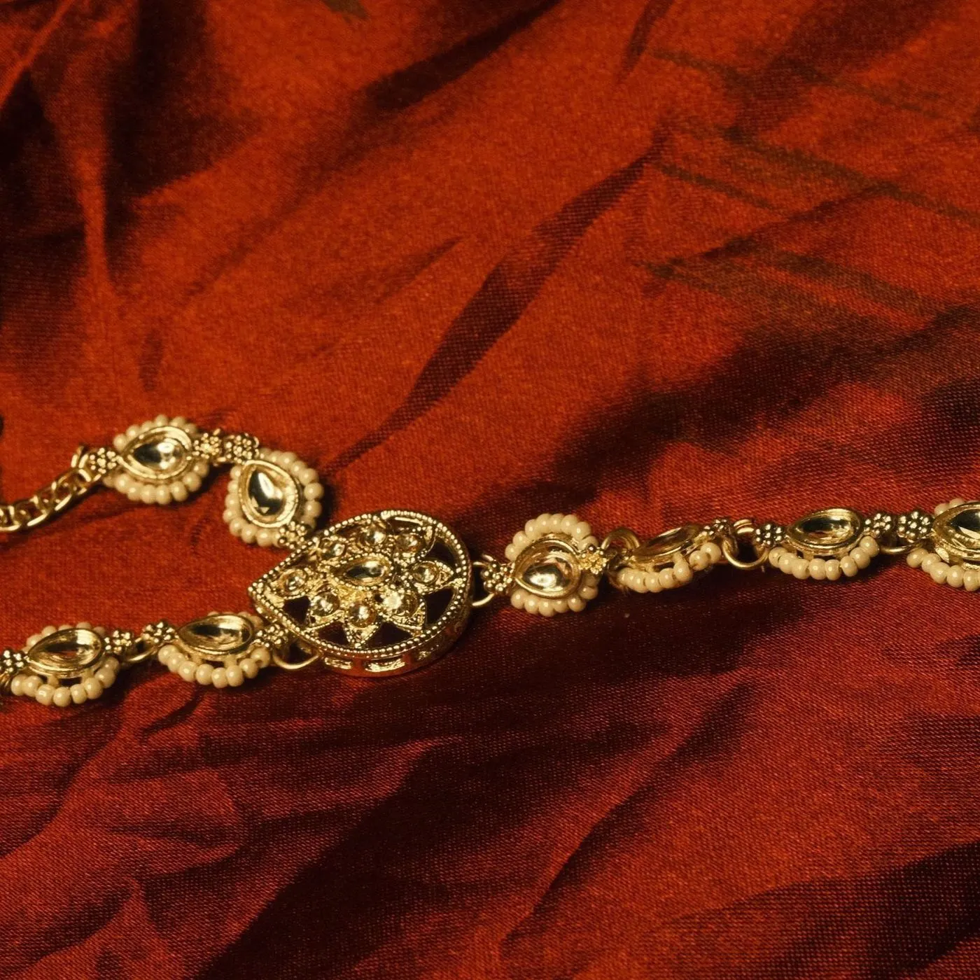 Pearl Kundan Haathphool 3